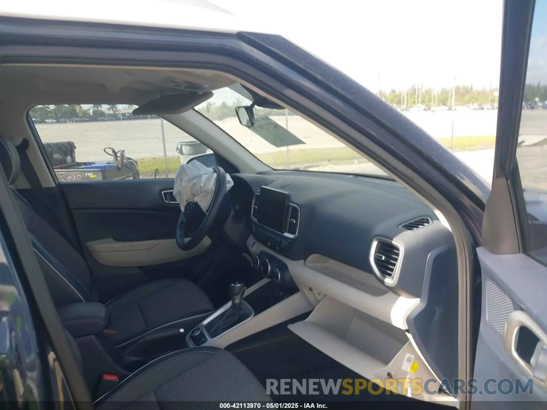 5 fotografías del automóvil dañado KMHRC8A30NU153771 HYUNDAI VENUE 2022