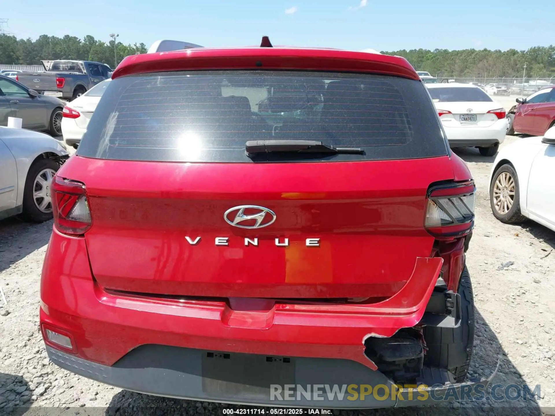 16 fotografías del automóvil dañado KMHRC8A30NU186656 HYUNDAI VENUE 2022