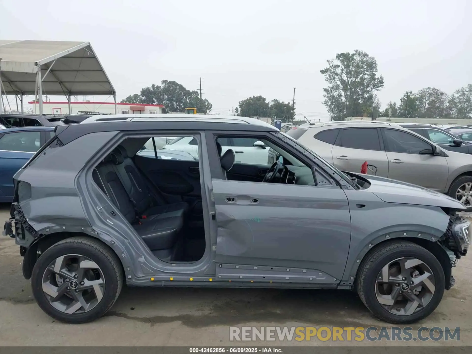 14 fotografías del automóvil dañado KMHRC8A34NU138304 HYUNDAI VENUE 2022