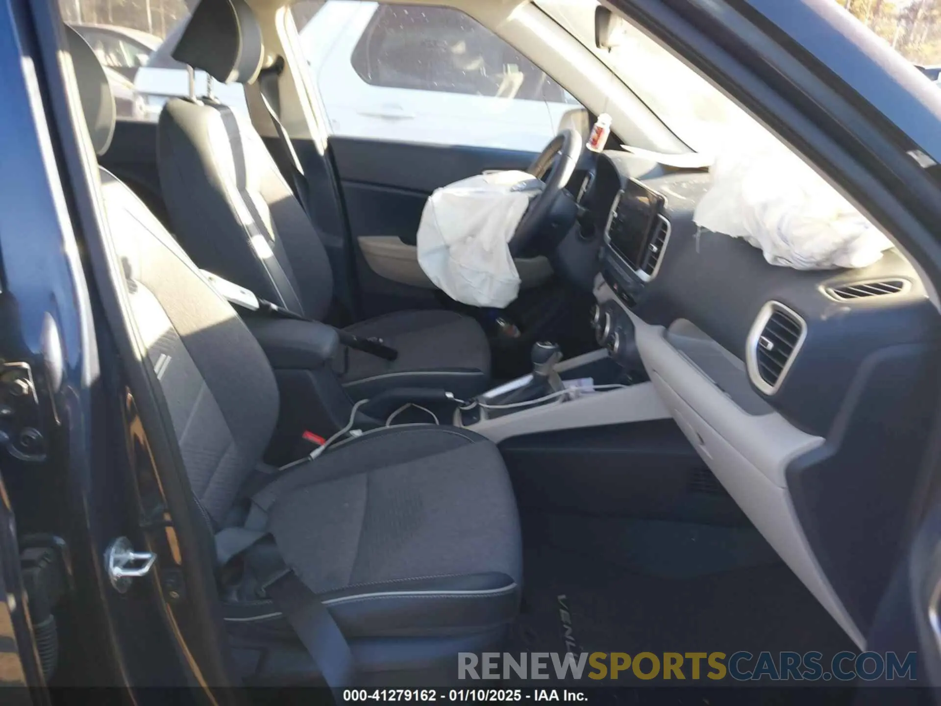 5 fotografías del automóvil dañado KMHRC8A36NU169697 HYUNDAI VENUE 2022