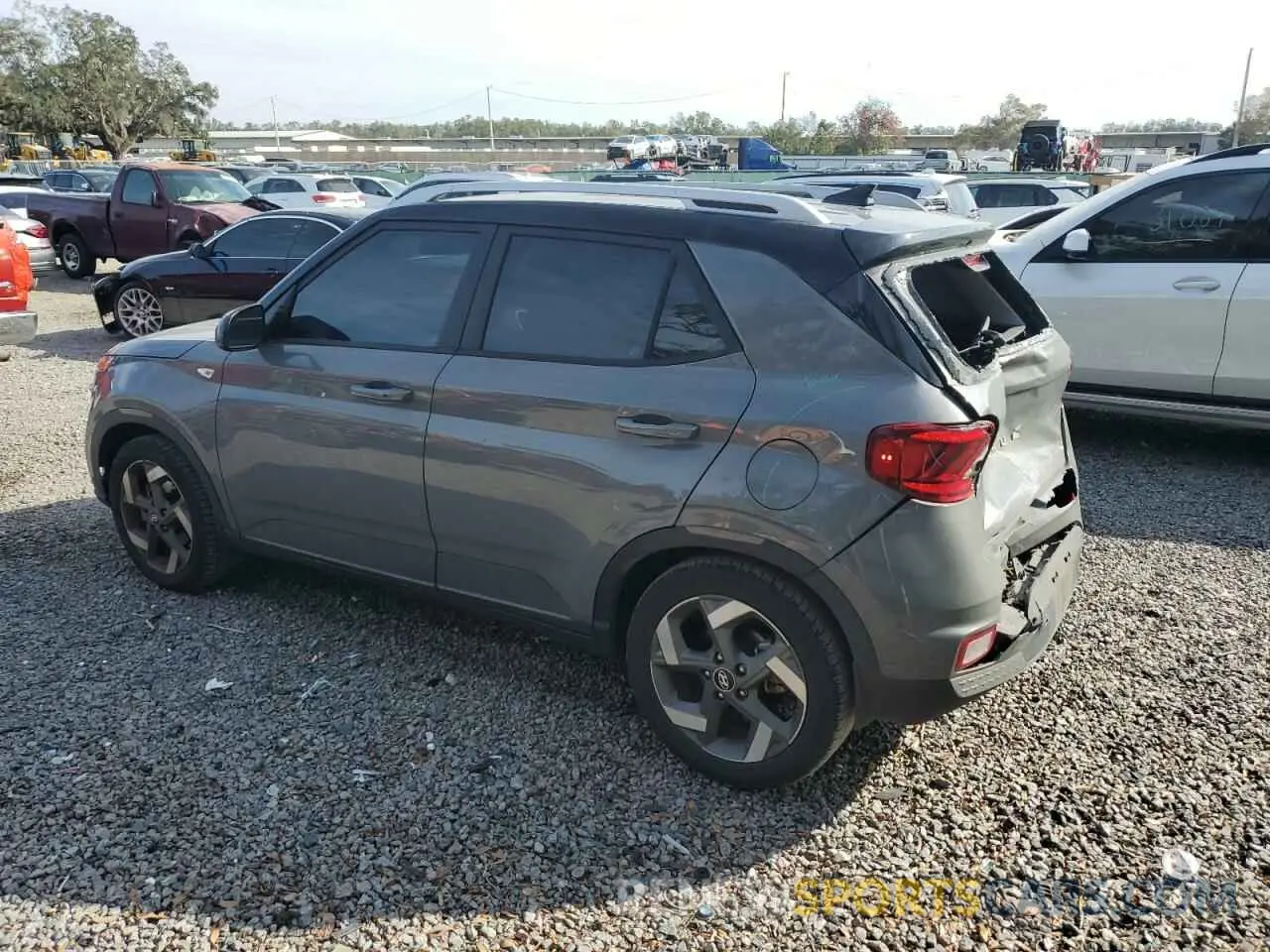 2 fotografías del automóvil dañado KMHRC8A38NU132084 HYUNDAI VENUE 2022