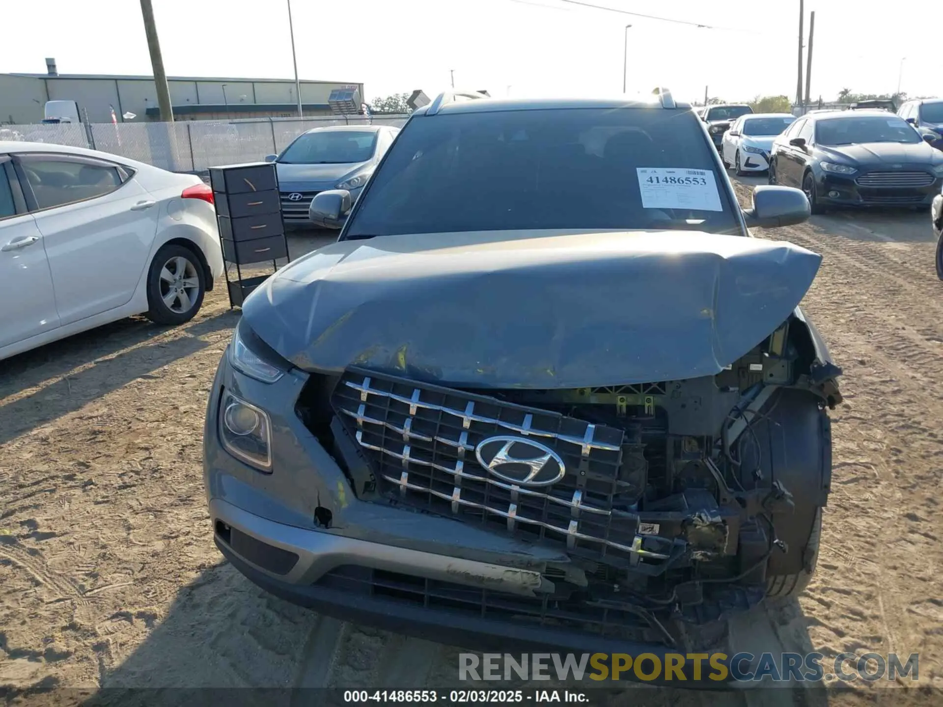 12 fotografías del automóvil dañado KMHRC8A39NU184906 HYUNDAI VENUE 2022