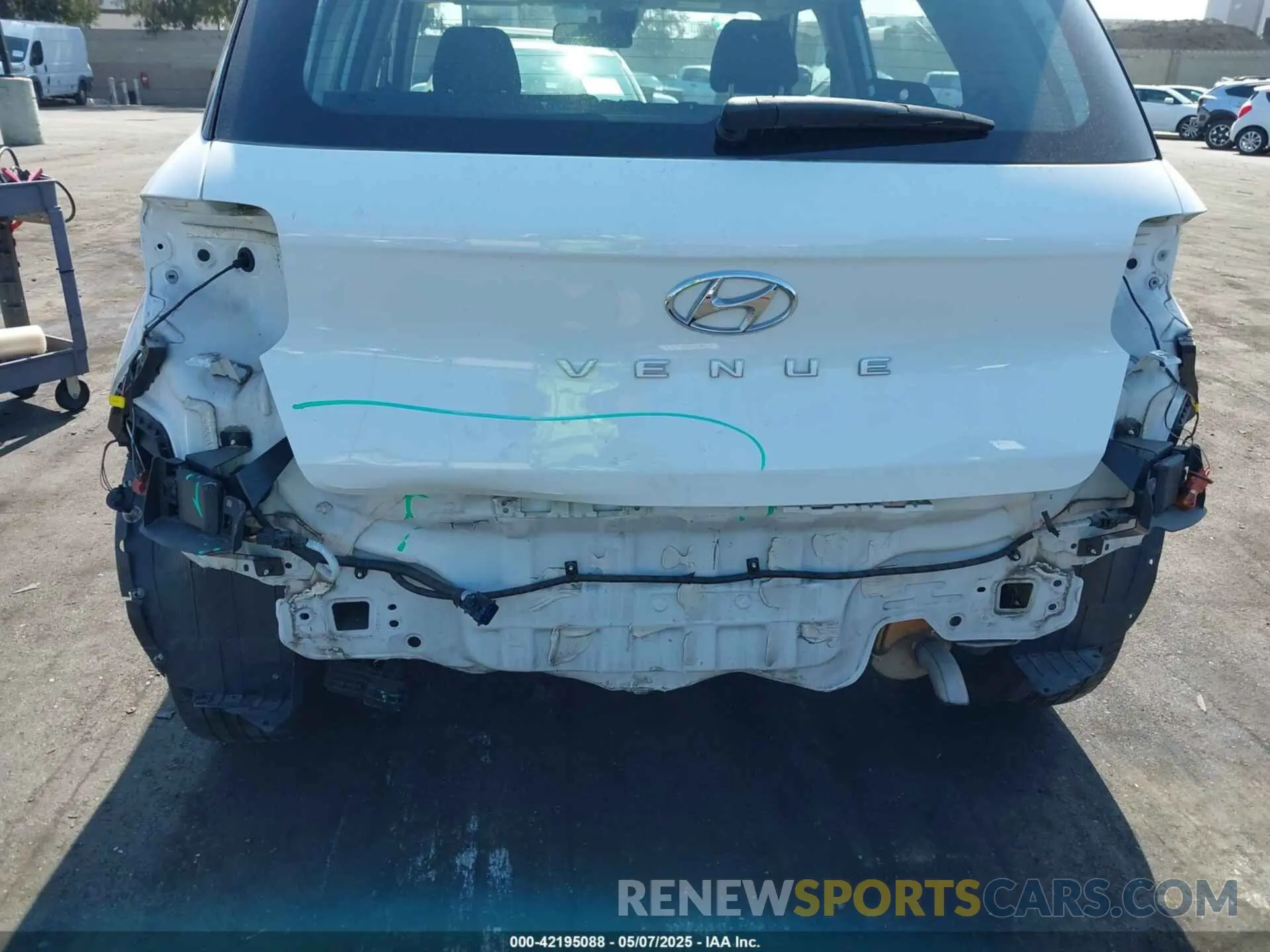 18 fotografías del automóvil dañado KMHRC8A3XNU185711 HYUNDAI VENUE 2022