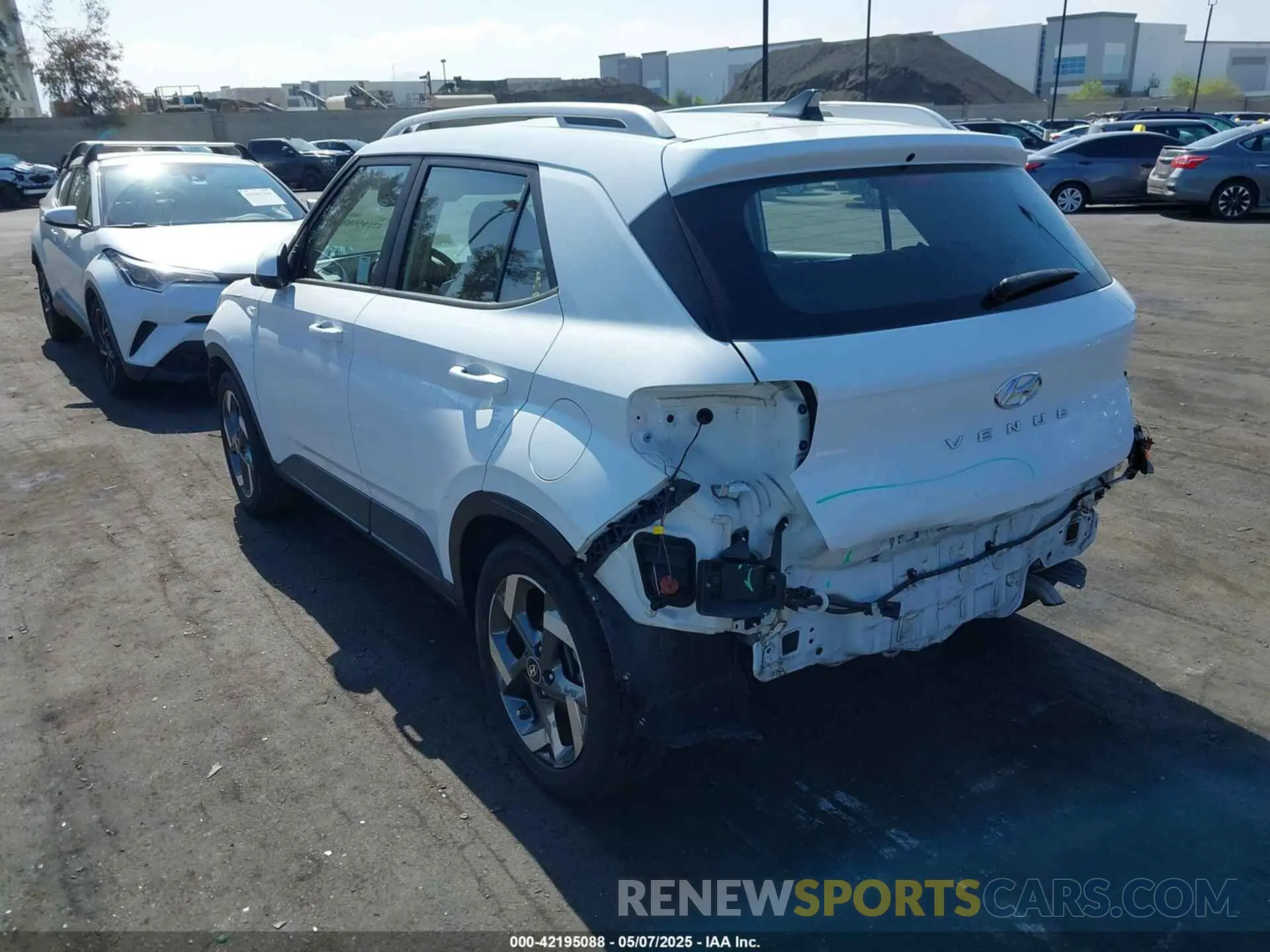 3 fotografías del automóvil dañado KMHRC8A3XNU185711 HYUNDAI VENUE 2022