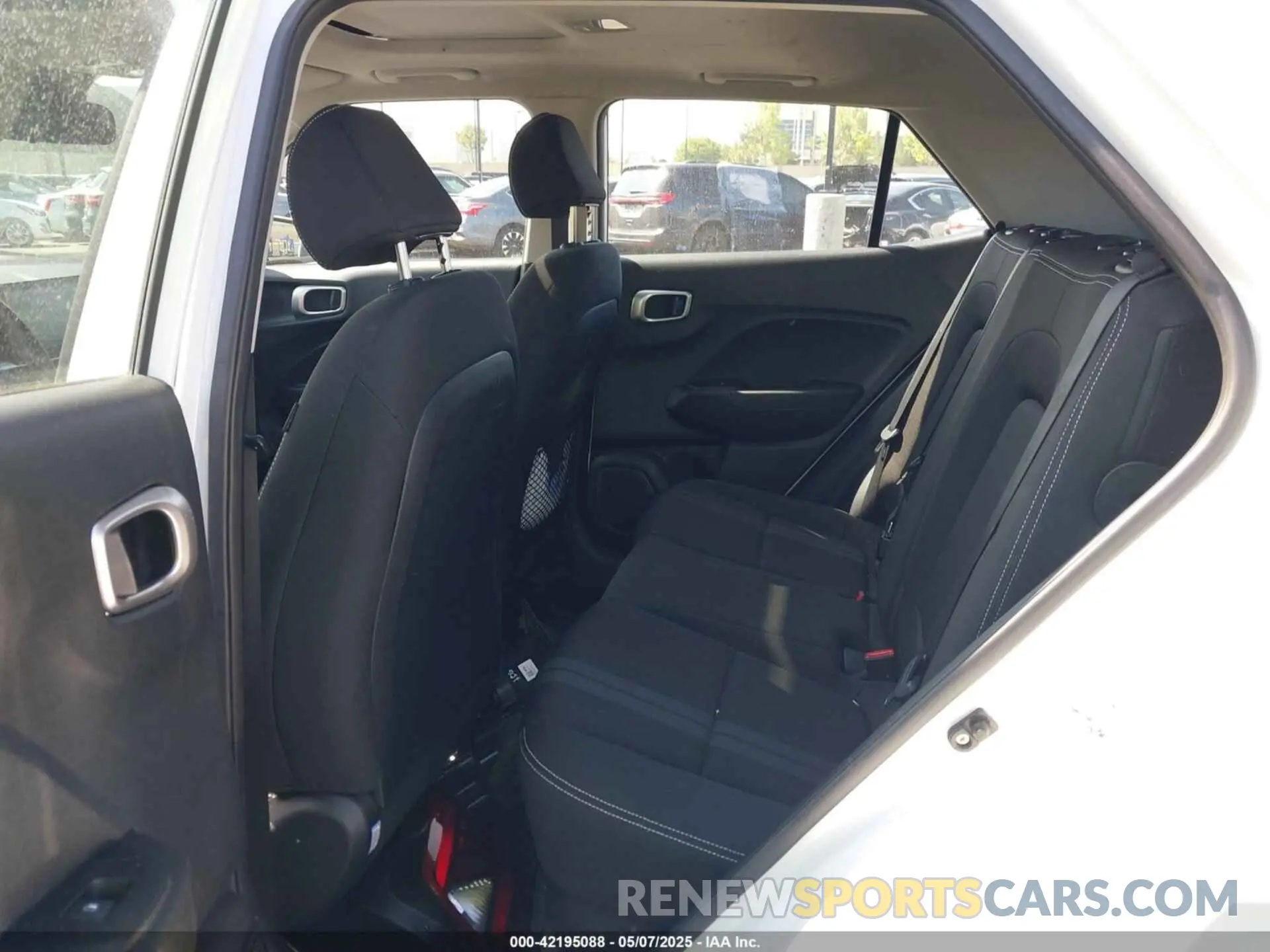 8 fotografías del automóvil dañado KMHRC8A3XNU185711 HYUNDAI VENUE 2022