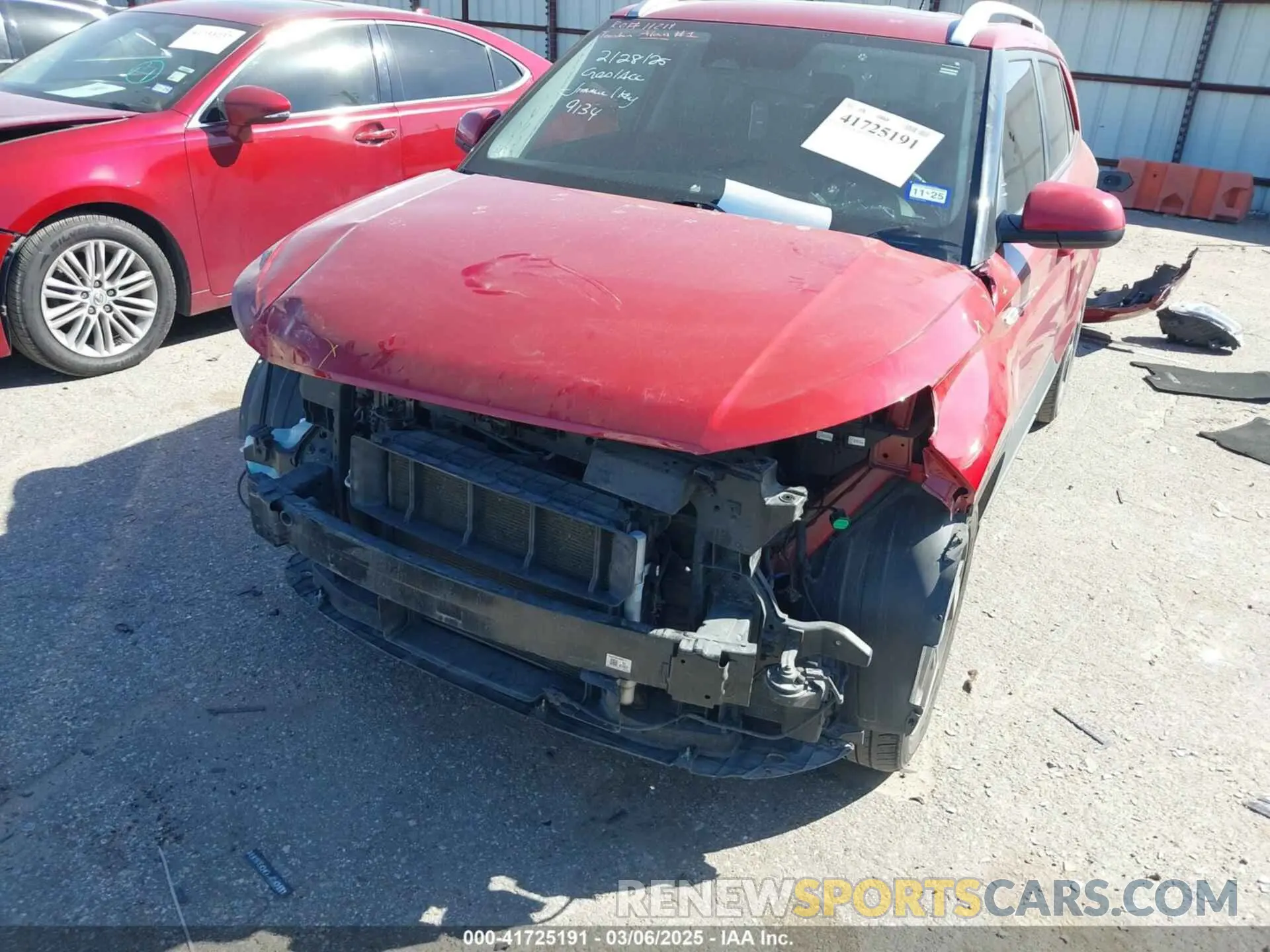 2 fotografías del automóvil dañado KMHRC8A30PU218573 HYUNDAI VENUE 2023