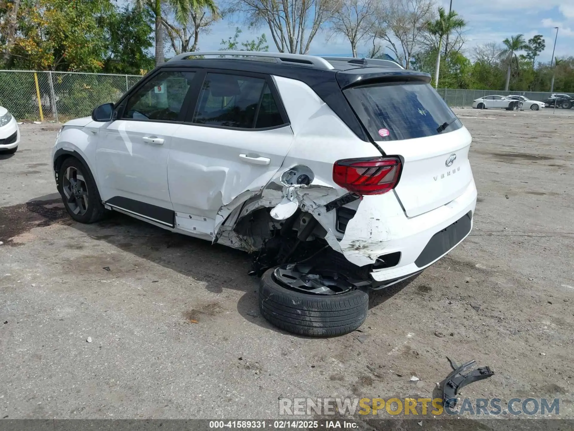 3 fotografías del automóvil dañado KMHRC8A33PU215490 HYUNDAI VENUE 2023