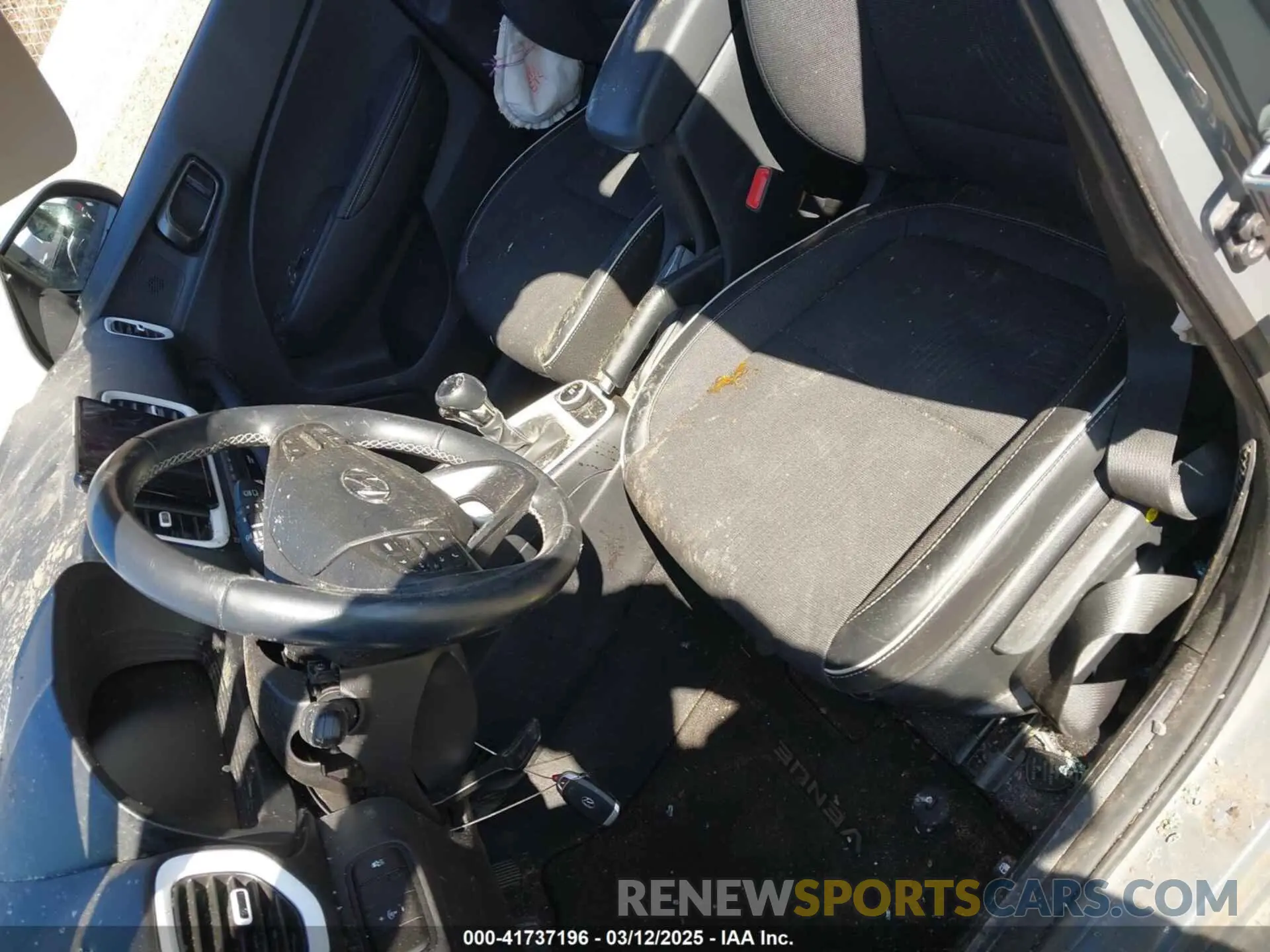 5 fotografías del automóvil dañado KMHRC8A34PU212260 HYUNDAI VENUE 2023