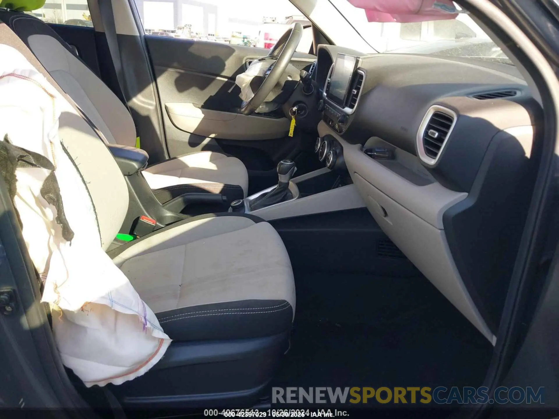 5 fotografías del automóvil dañado KMHRC8A34PU253522 HYUNDAI VENUE 2023