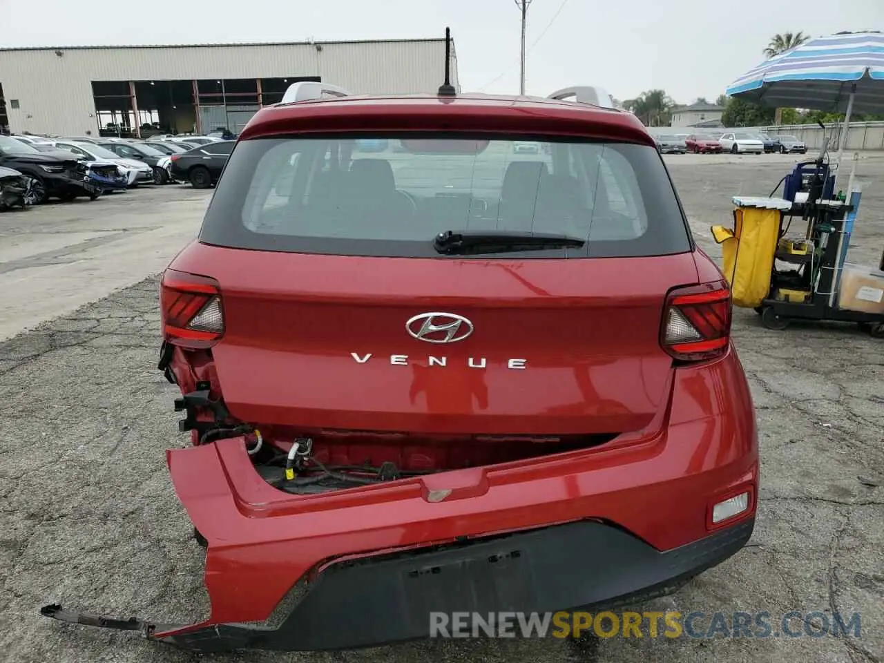 6 fotografías del automóvil dañado KMHRC8A38PU215615 HYUNDAI VENUE 2023