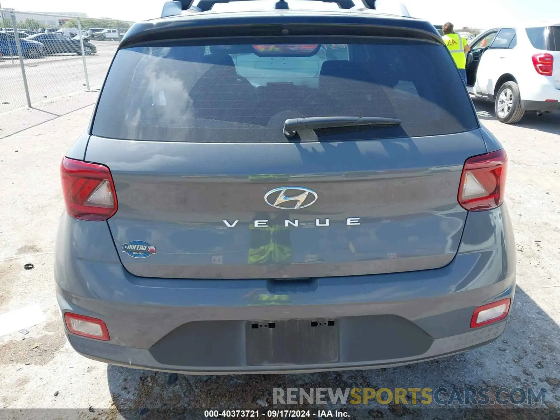 16 fotografías del automóvil dañado KMHRC8A3XPU223358 HYUNDAI VENUE 2023