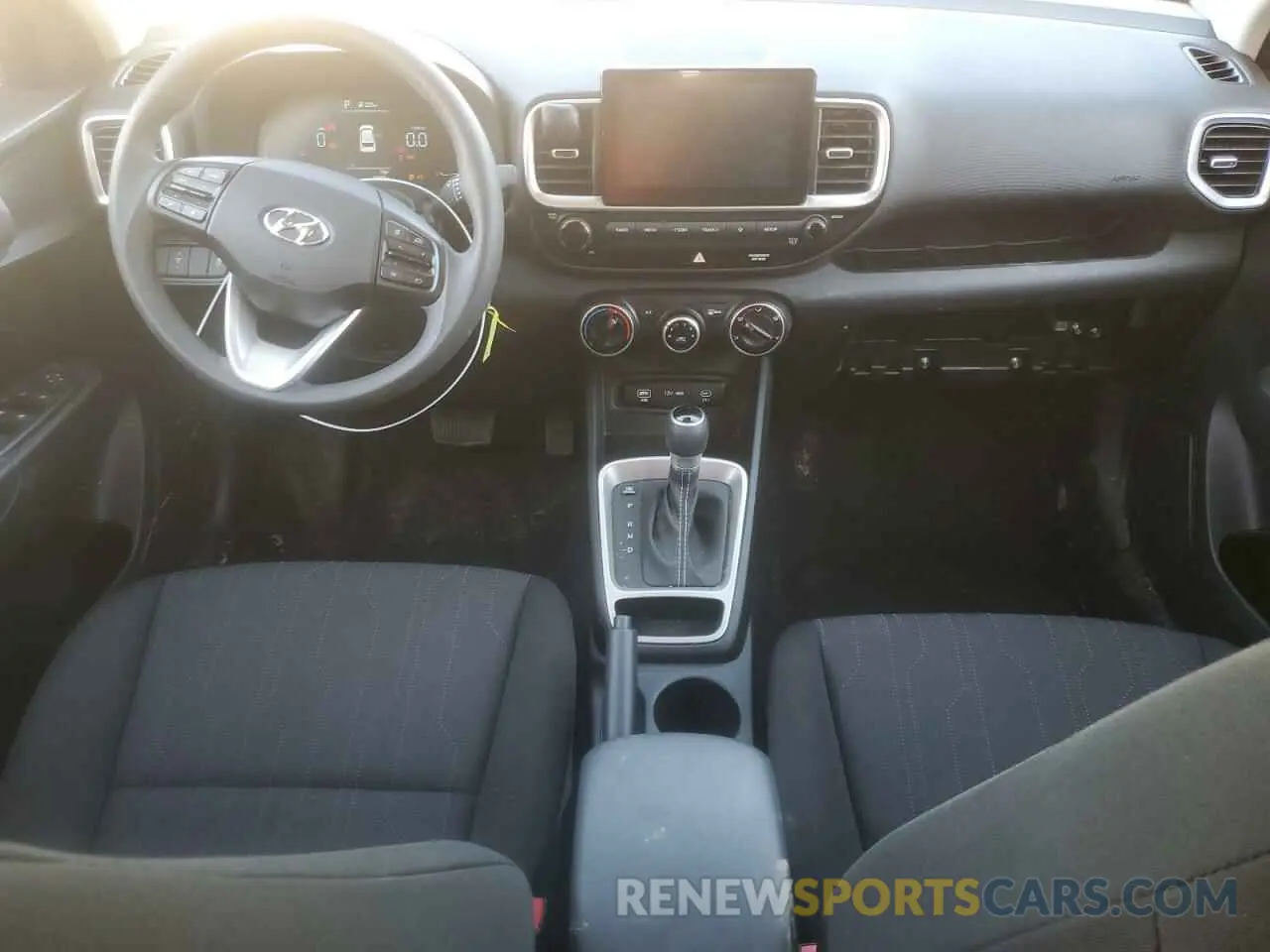 8 fotografías del automóvil dañado KMHRB8A32RU339577 HYUNDAI VENUE 2024