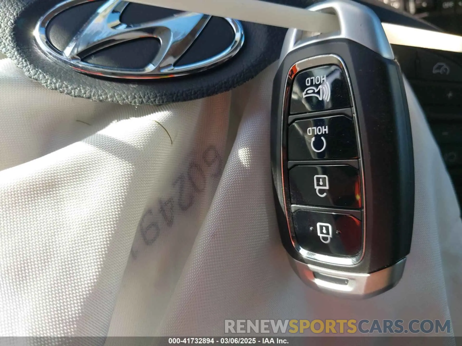 11 fotografías del automóvil dañado KMHRC8A33RU285025 HYUNDAI VENUE 2024