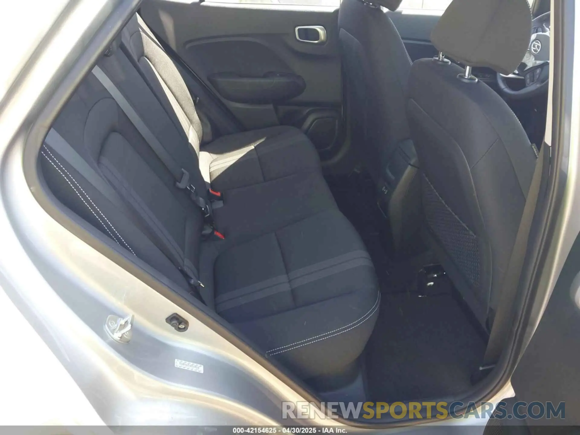 8 fotografías del automóvil dañado KMHRC8A33RU326558 HYUNDAI VENUE 2024
