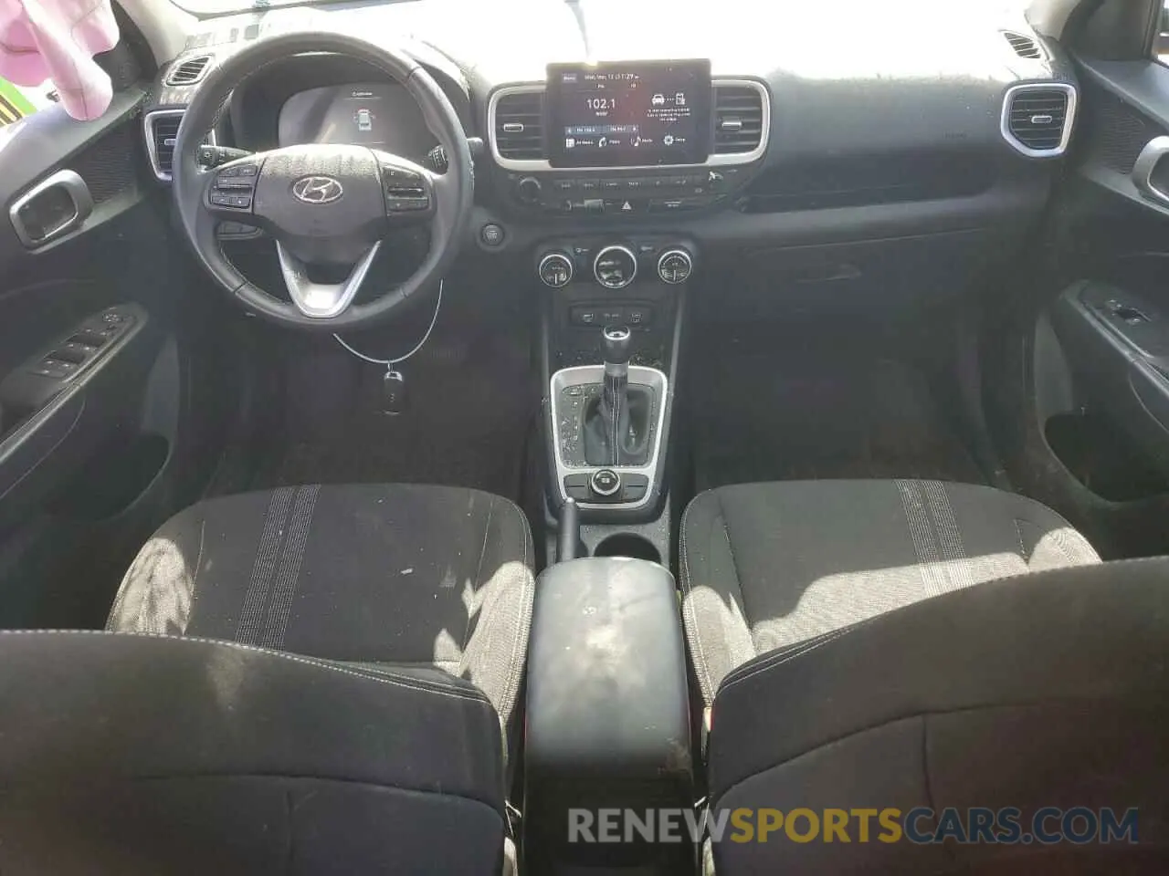 8 fotografías del automóvil dañado KMHRC8A35RU326349 HYUNDAI VENUE 2024