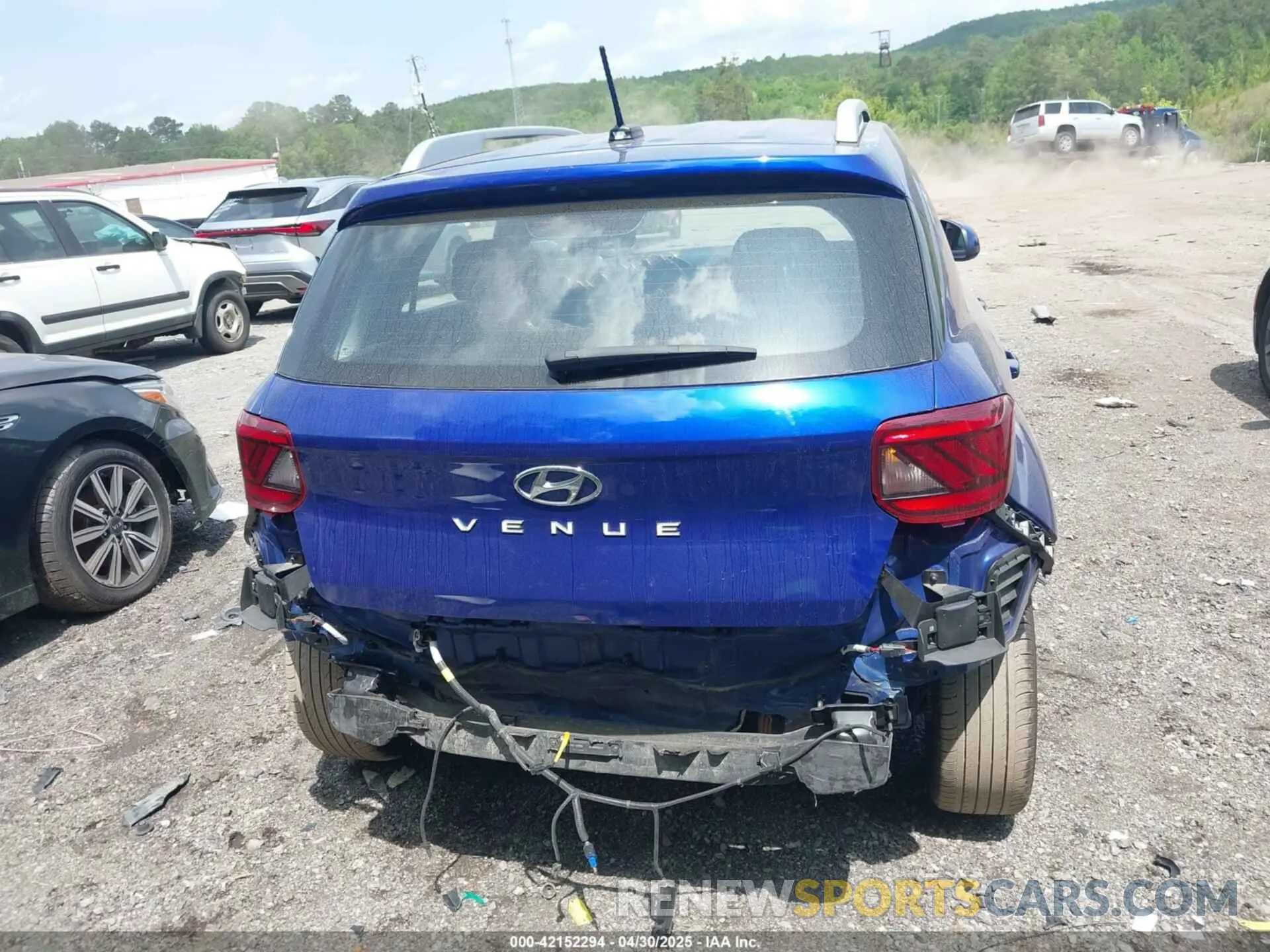 16 fotografías del automóvil dañado KMHRC8A36RU281776 HYUNDAI VENUE 2024