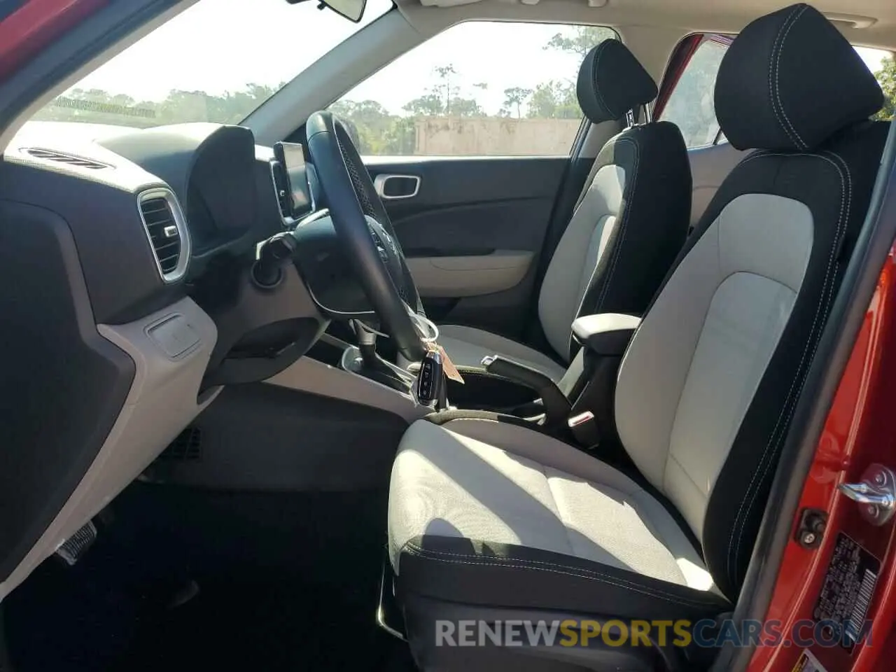 7 fotografías del automóvil dañado KMHRC8A36RU326277 HYUNDAI VENUE 2024