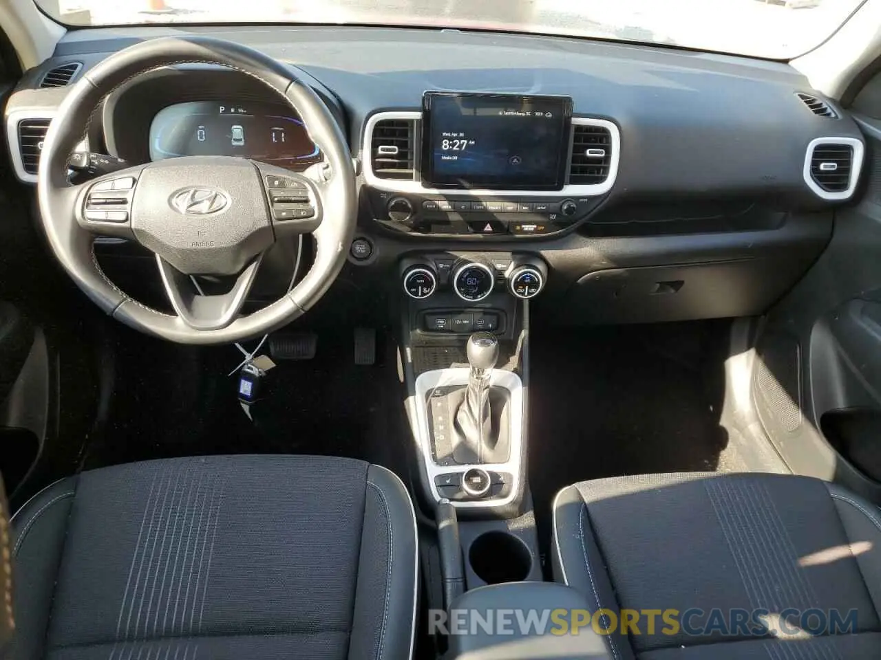 8 fotografías del automóvil dañado KMHRC8A36RU332337 HYUNDAI VENUE 2024