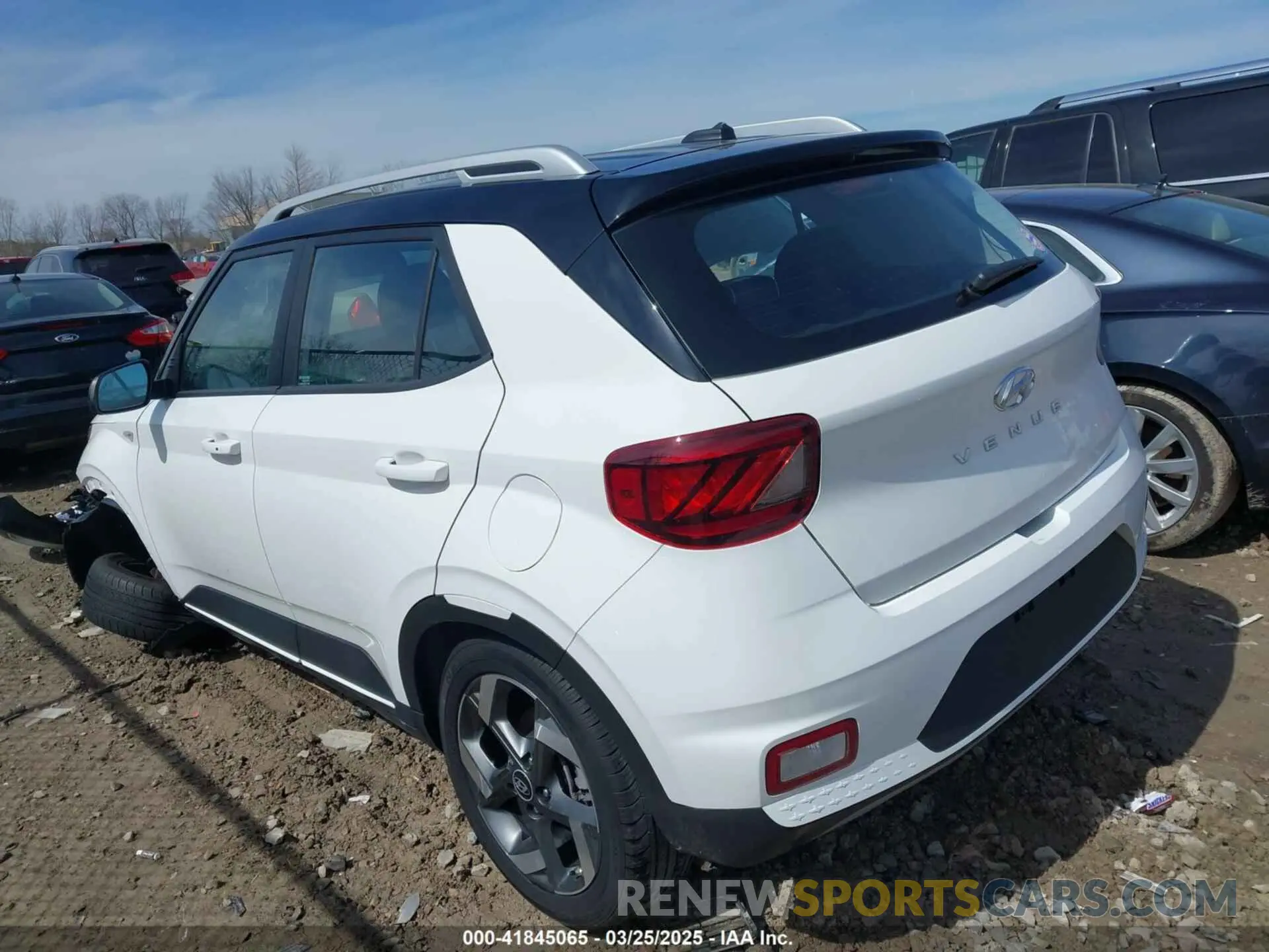 3 fotografías del automóvil dañado KMHRC8A3XRU326010 HYUNDAI VENUE 2024