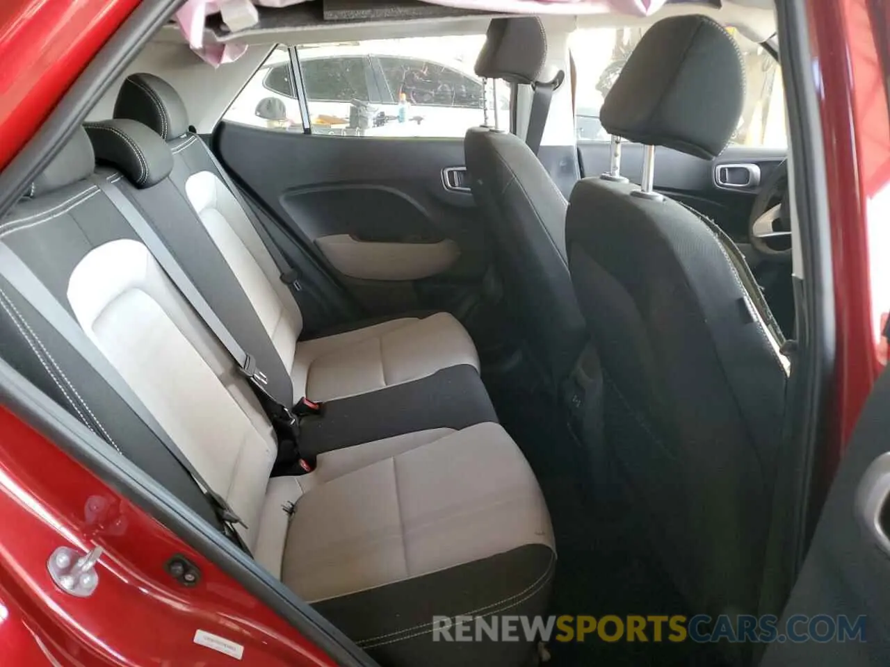 11 fotografías del automóvil dañado KMHRC8A33SU355631 HYUNDAI VENUE 2025