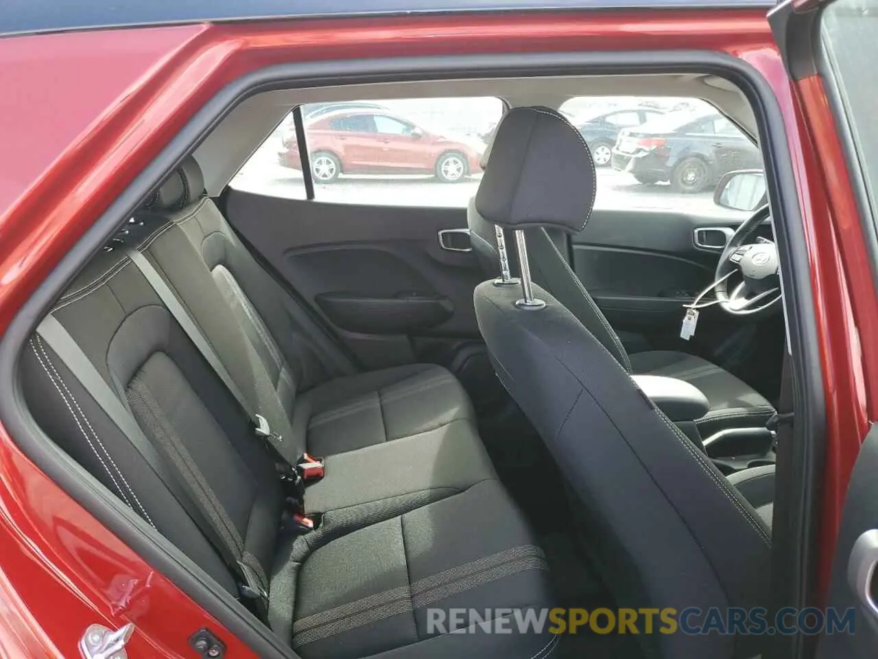 11 fotografías del automóvil dañado KMHRC8A34SU360403 HYUNDAI VENUE 2025