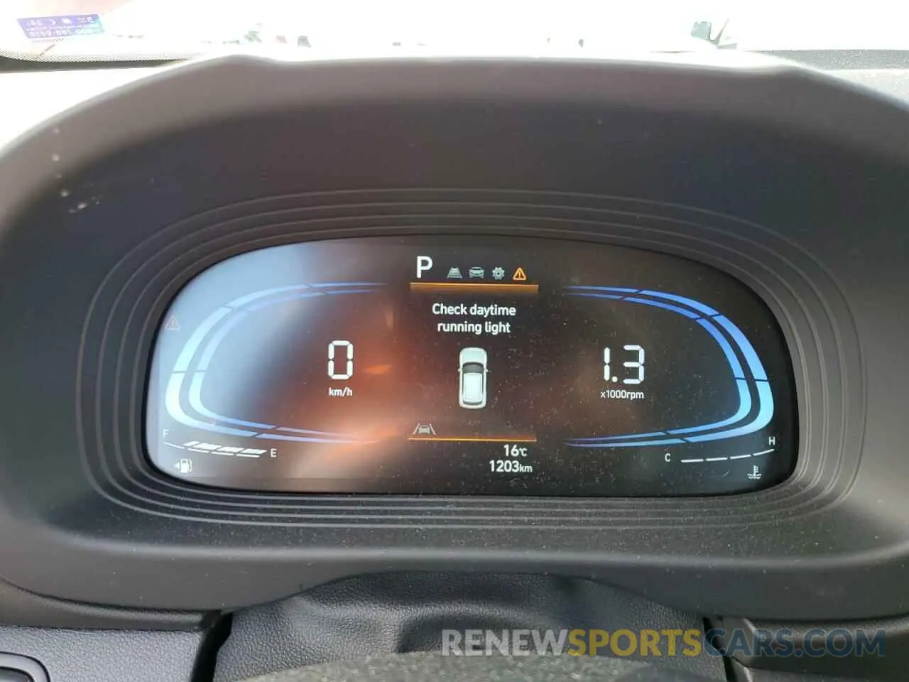 9 fotografías del automóvil dañado KMHRC8A34SU360403 HYUNDAI VENUE 2025