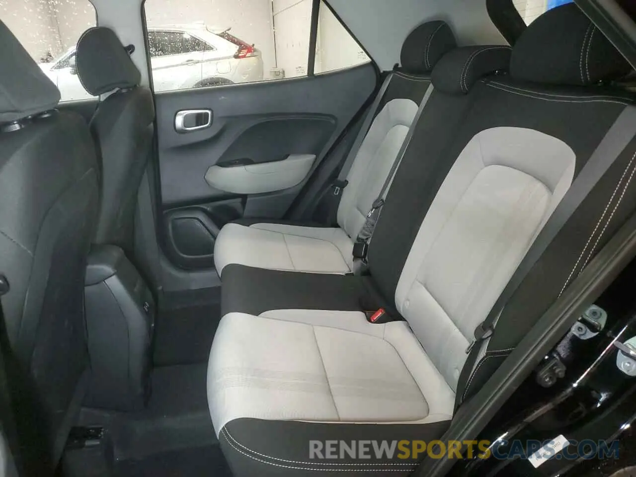 11 fotografías del automóvil dañado KMHRC8A35SU350852 HYUNDAI VENUE 2025