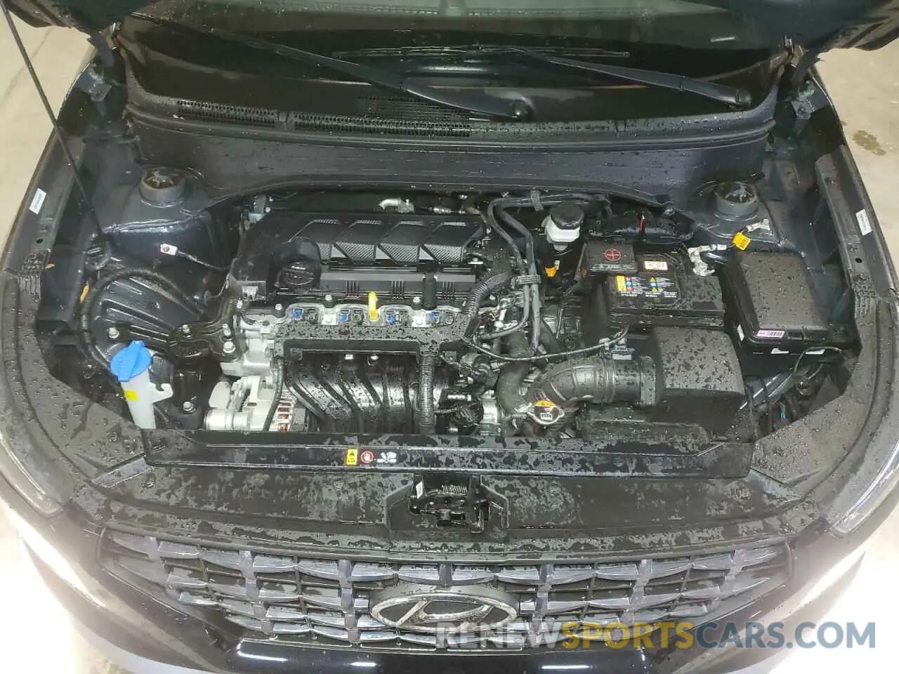 12 fotografías del automóvil dañado KMHRC8A35SU350852 HYUNDAI VENUE 2025