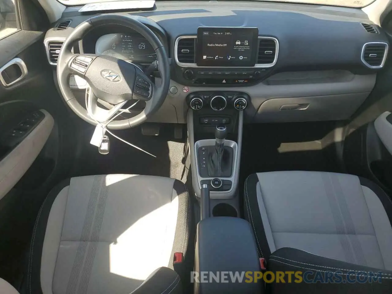 8 fotografías del automóvil dañado KMHRC8A39SU353043 HYUNDAI VENUE 2025