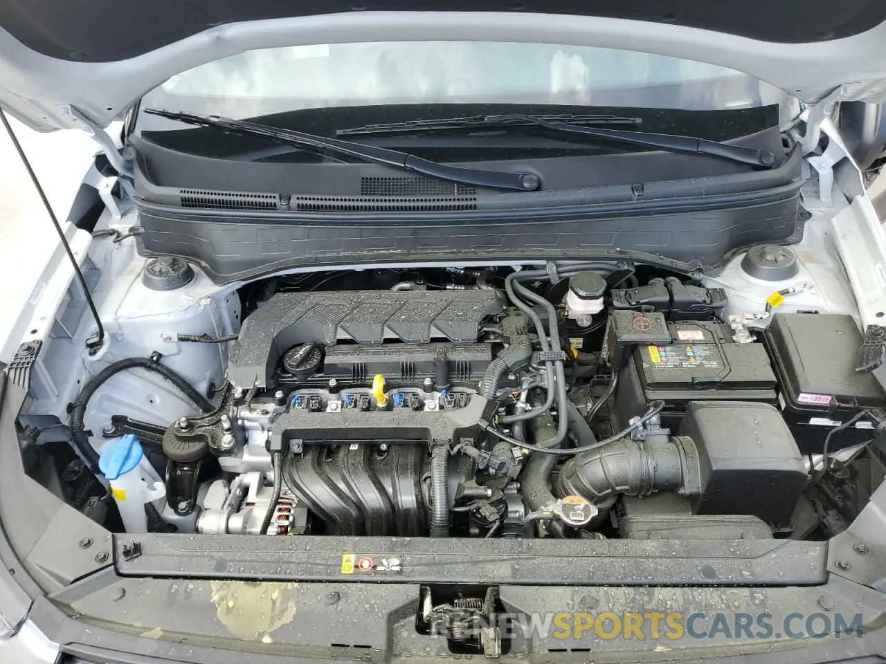 12 fotografías del automóvil dañado KMHRC8A39SU371137 HYUNDAI VENUE 2025