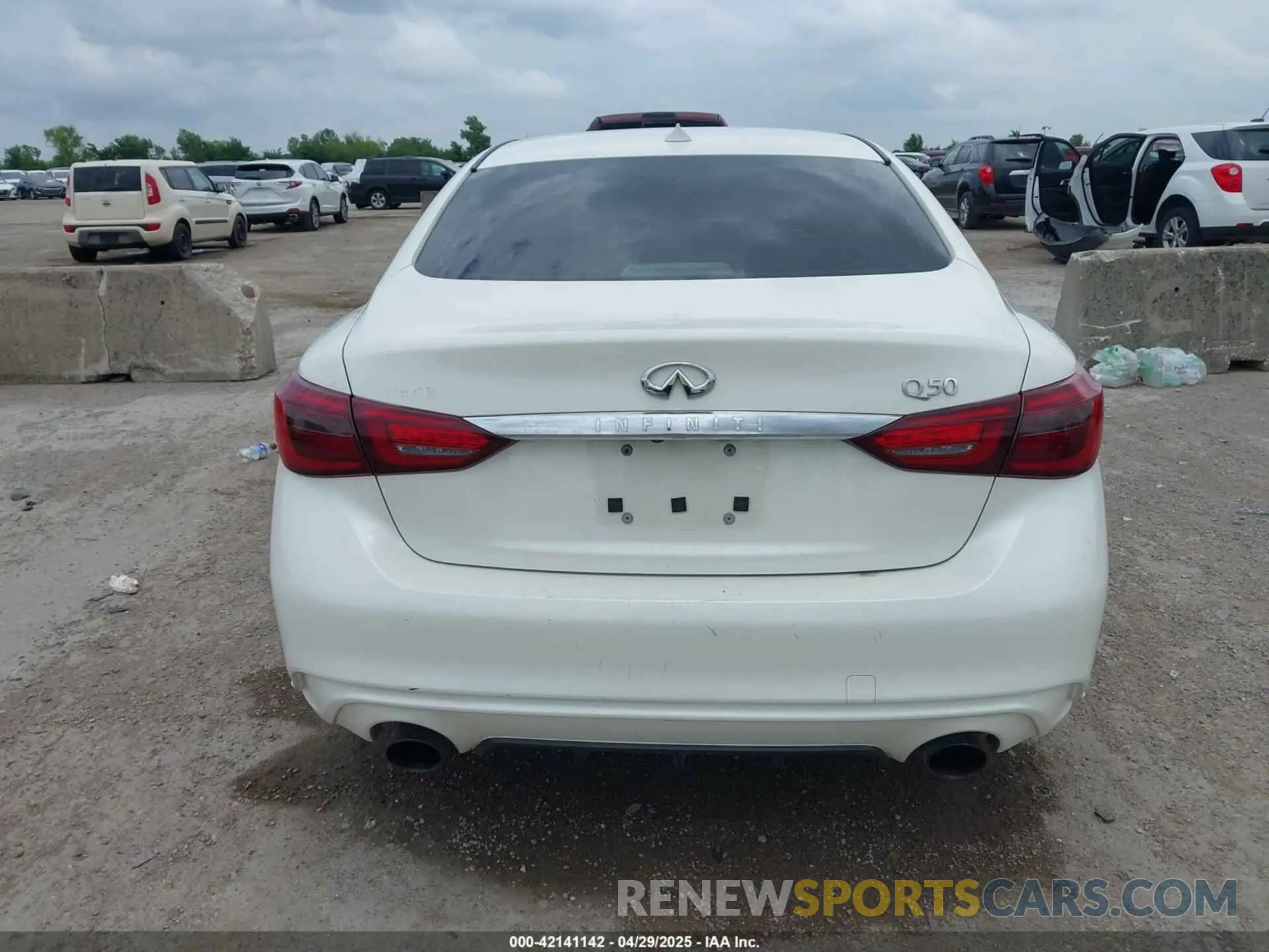 16 fotografías del automóvil dañado JN1EV7AP0KM514067 INFINITI Q50 2019