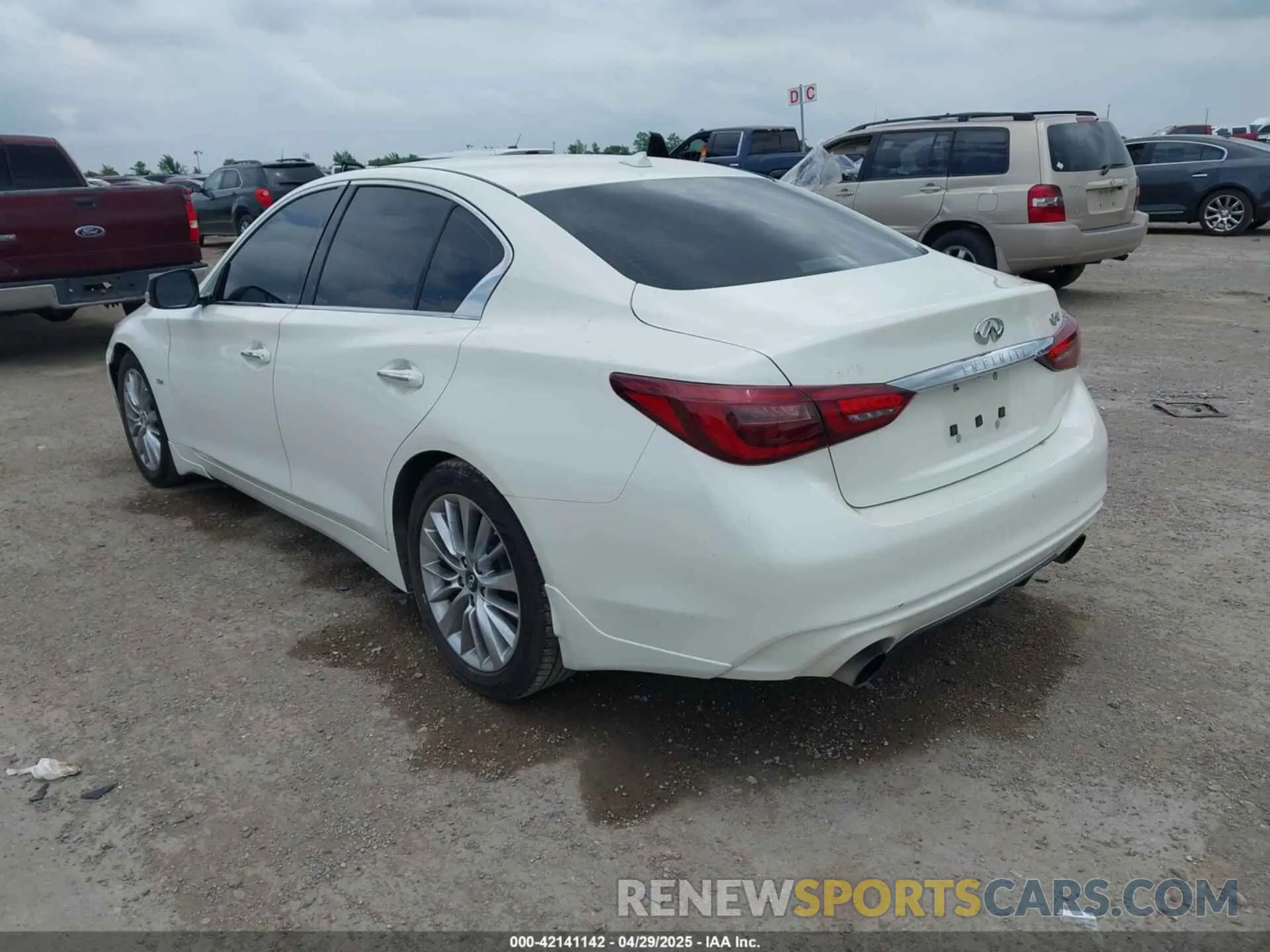 3 fotografías del automóvil dañado JN1EV7AP0KM514067 INFINITI Q50 2019