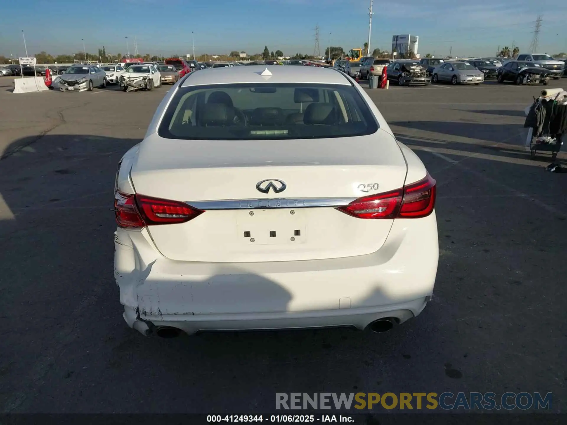 16 fotografías del automóvil dañado JN1EV7AP1KM515034 INFINITI Q50 2019