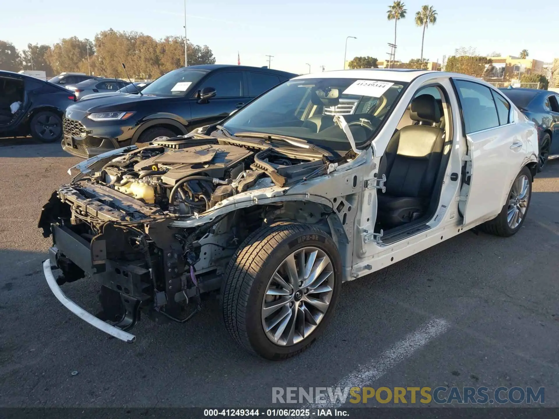 2 fotografías del automóvil dañado JN1EV7AP1KM515034 INFINITI Q50 2019