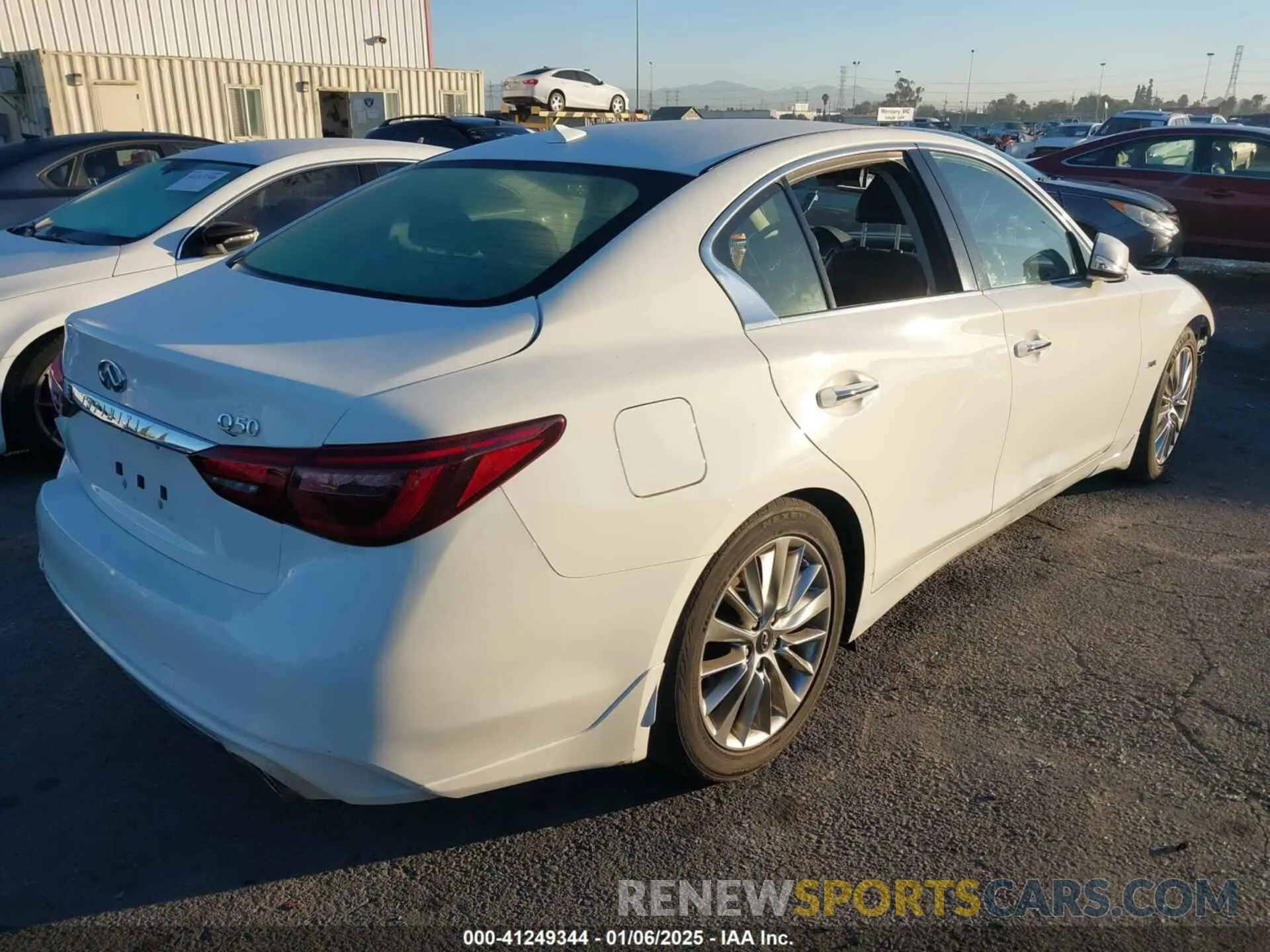4 fotografías del automóvil dañado JN1EV7AP1KM515034 INFINITI Q50 2019