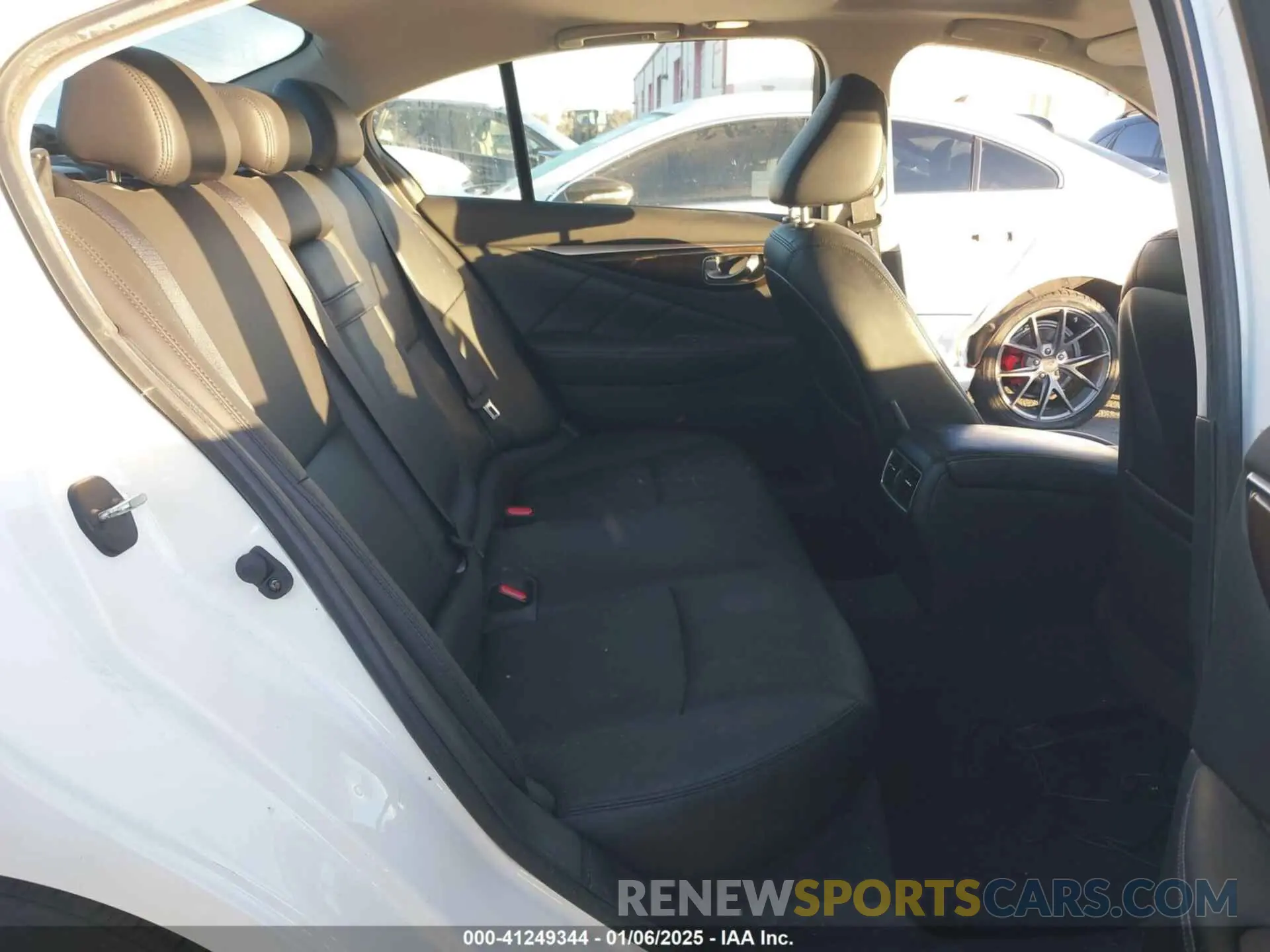 8 fotografías del automóvil dañado JN1EV7AP1KM515034 INFINITI Q50 2019