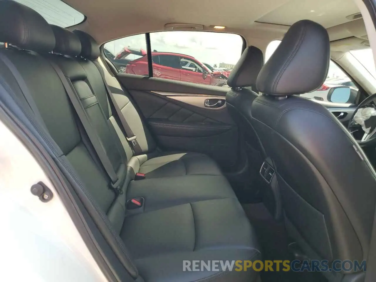 11 fotografías del automóvil dañado JN1EV7AP1KM542654 INFINITI Q50 2019
