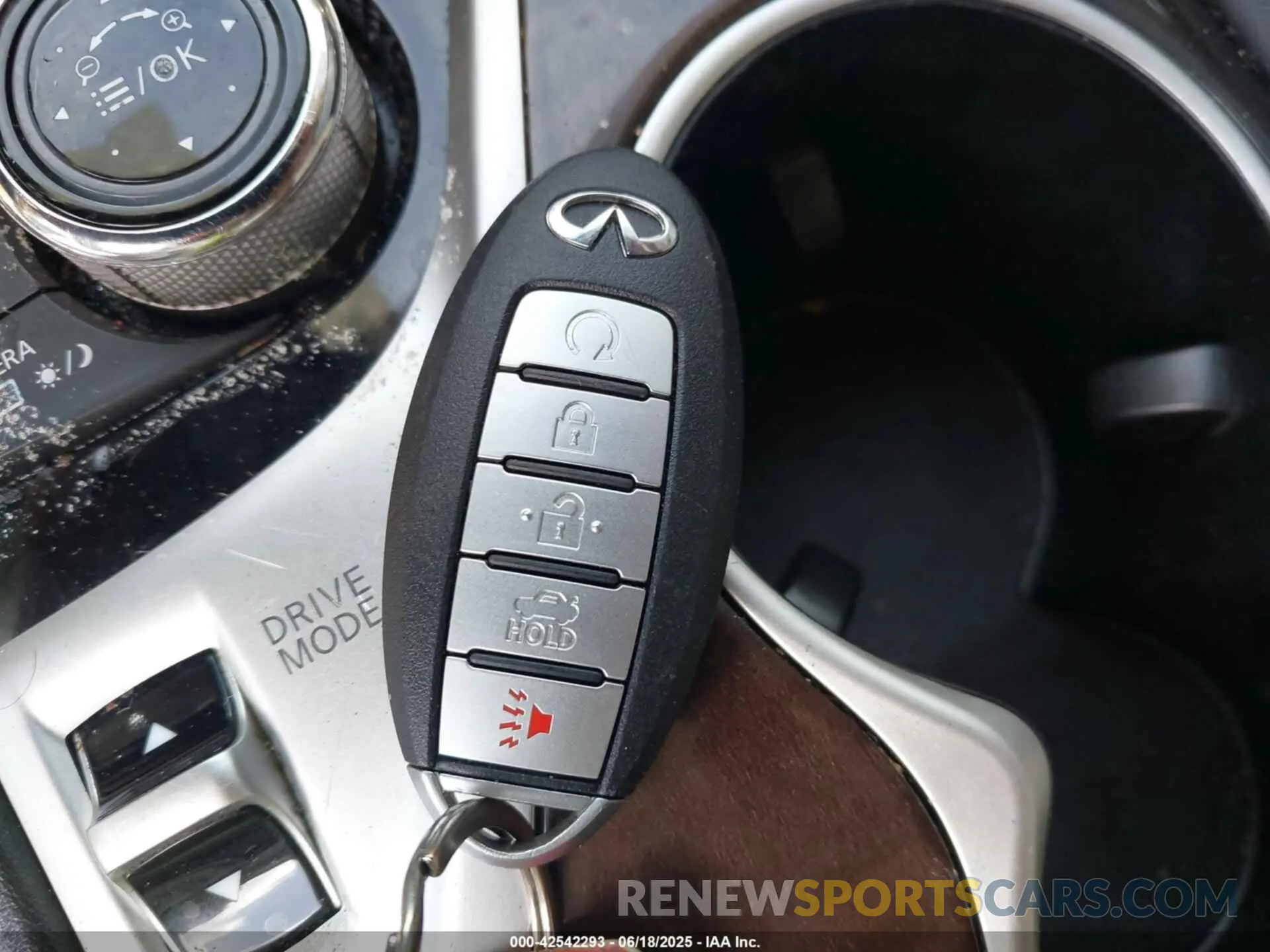 11 fotografías del automóvil dañado JN1EV7AP2KM513020 INFINITI Q50 2019