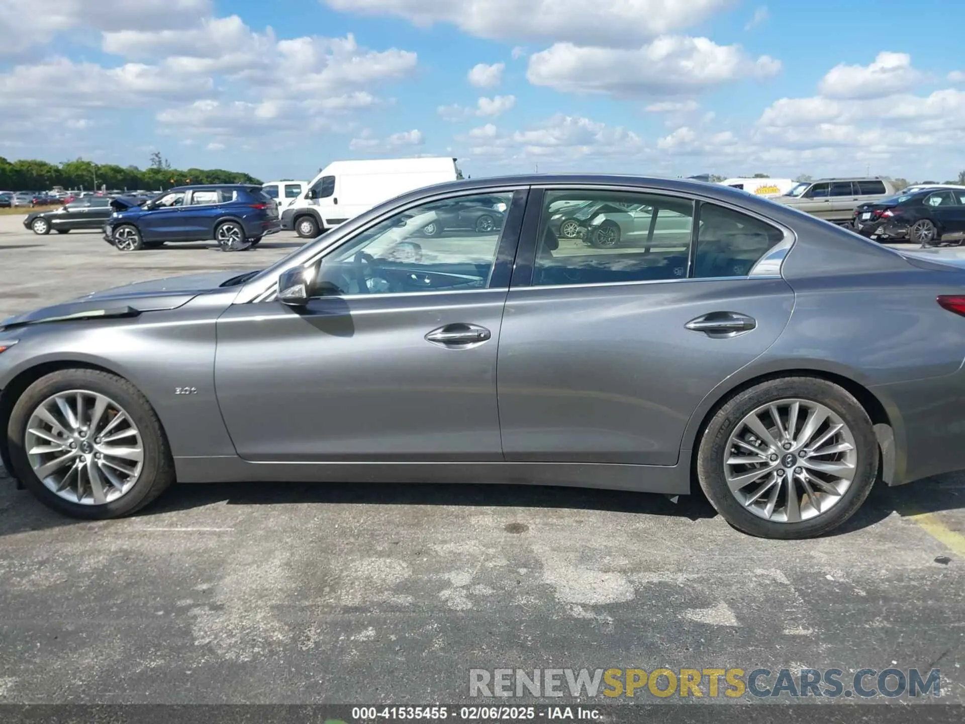 15 fotografías del automóvil dañado JN1EV7AP3KM515617 INFINITI Q50 2019