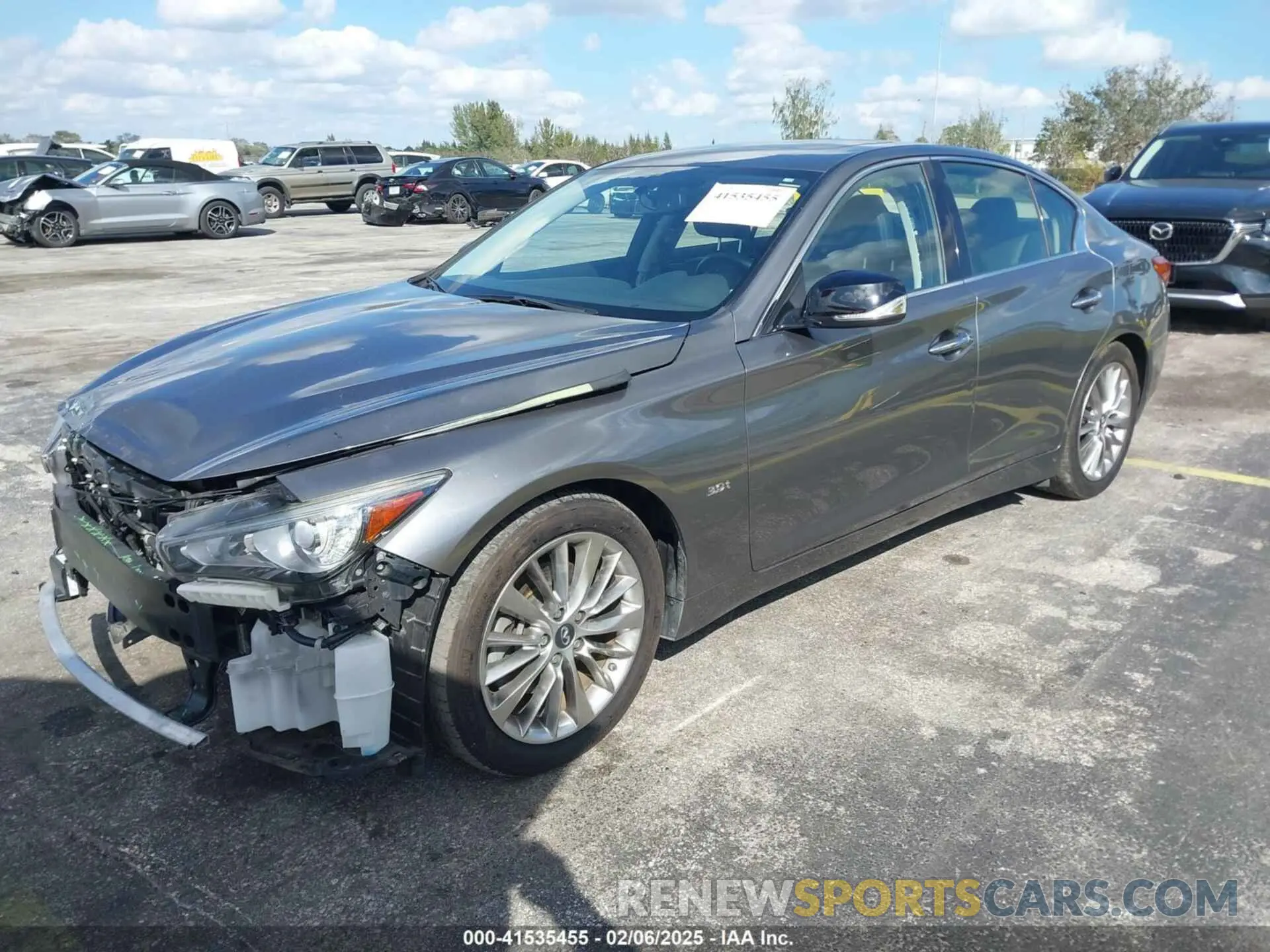 2 fotografías del automóvil dañado JN1EV7AP3KM515617 INFINITI Q50 2019