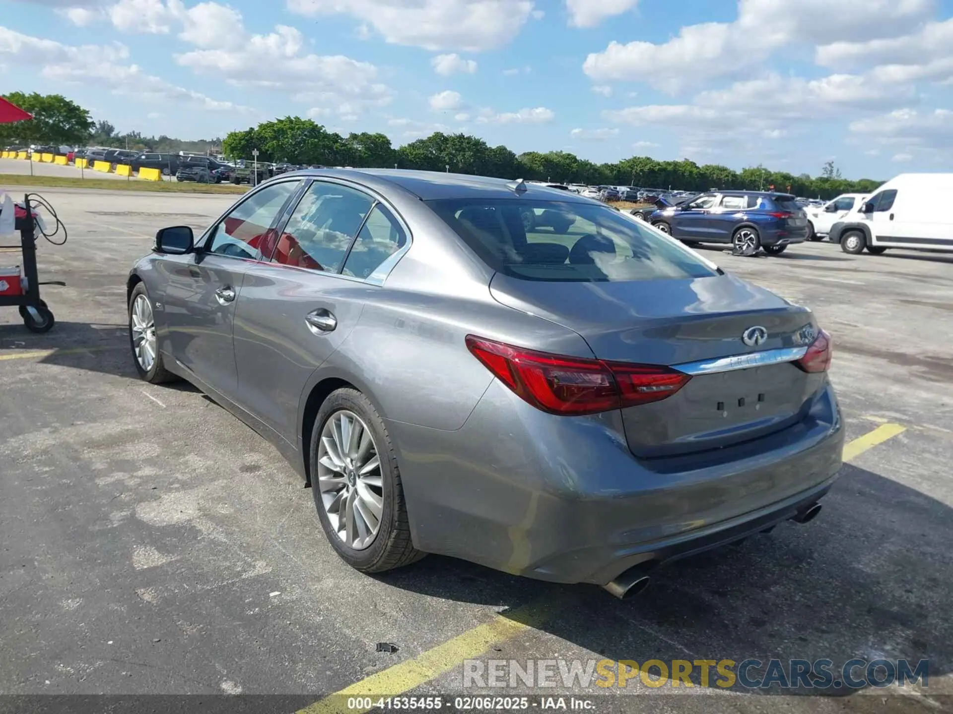 3 fotografías del automóvil dañado JN1EV7AP3KM515617 INFINITI Q50 2019