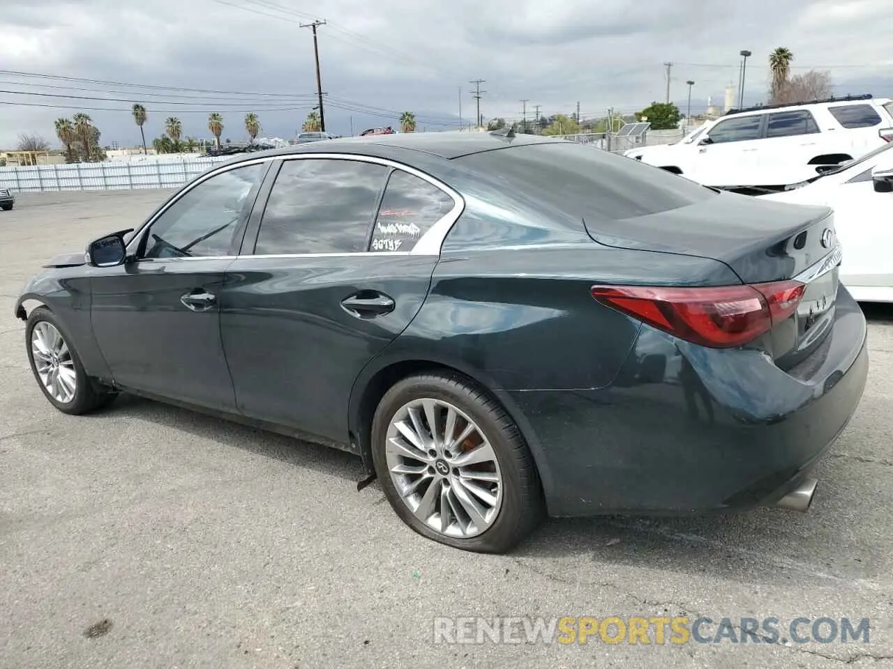 2 fotografías del automóvil dañado JN1EV7AP3KM516931 INFINITI Q50 2019