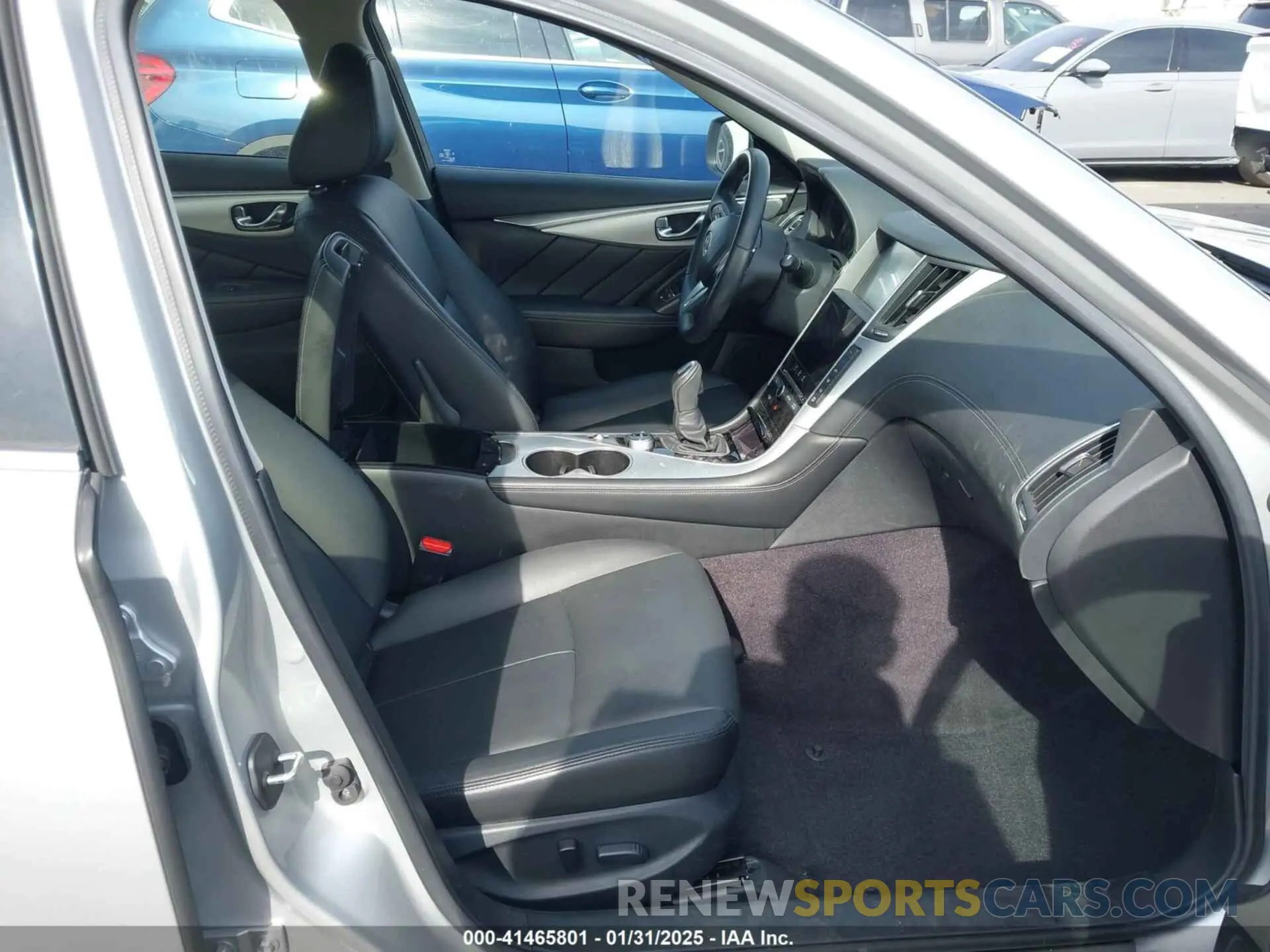 5 fotografías del automóvil dañado JN1EV7AP3KM541960 INFINITI Q50 2019