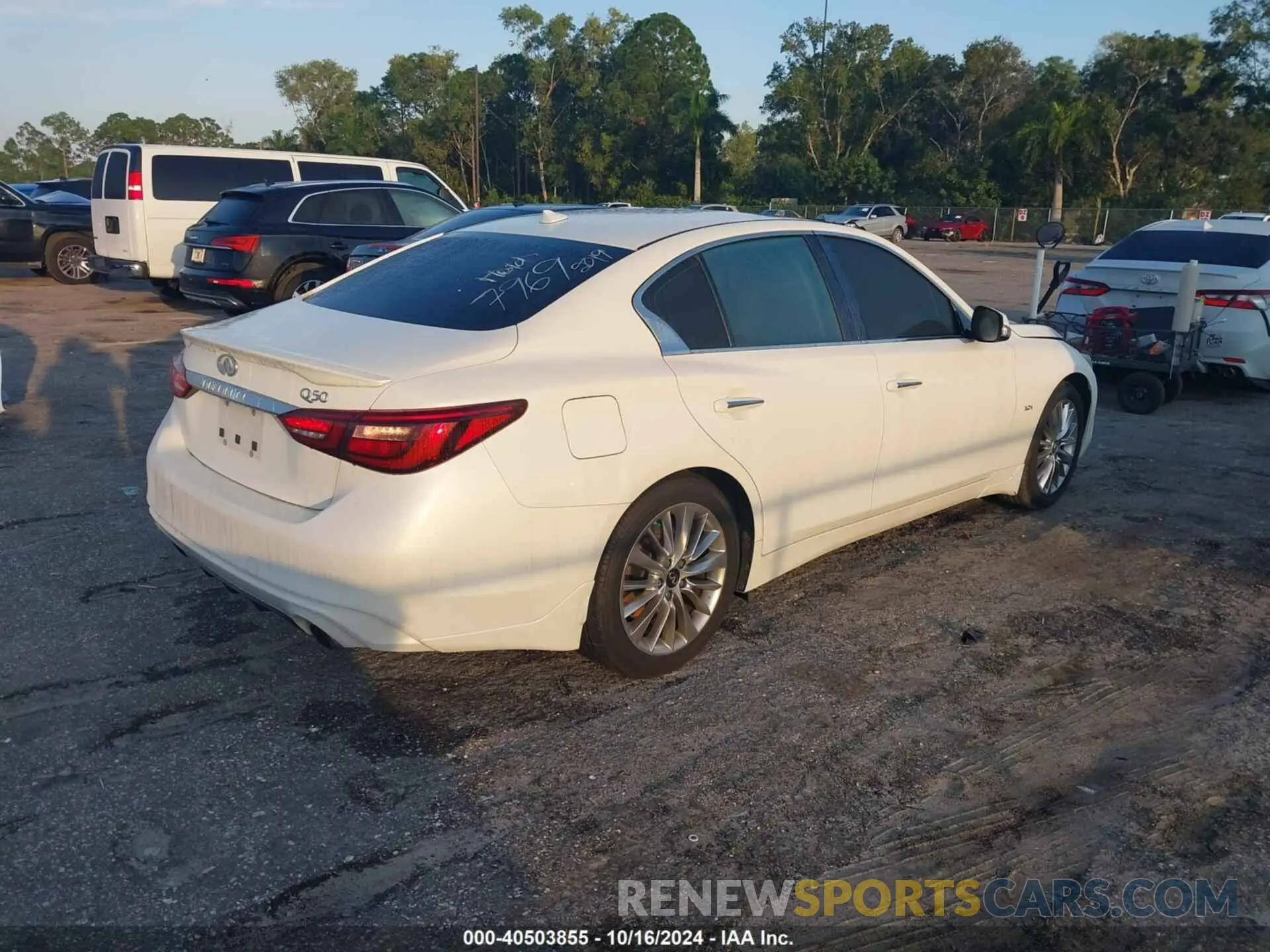 4 fotografías del automóvil dañado JN1EV7AP3KM543305 INFINITI Q50 2019