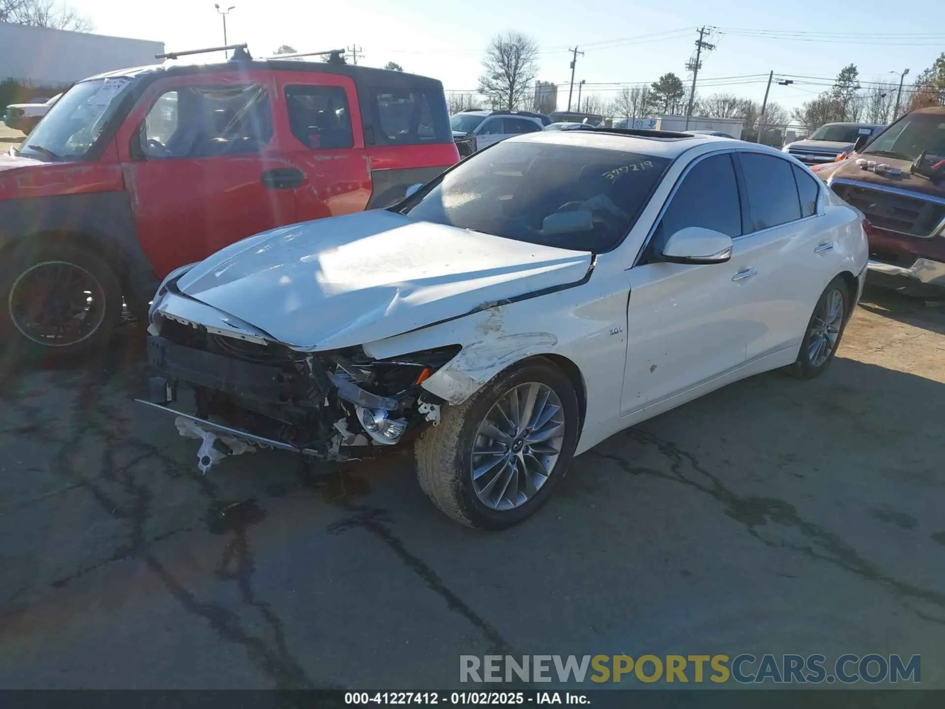 2 fotografías del automóvil dañado JN1EV7AP4KM510846 INFINITI Q50 2019