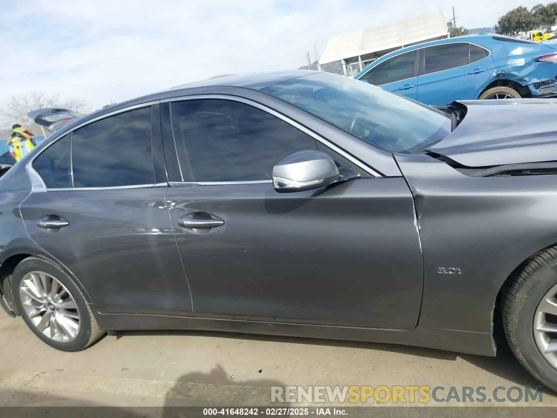 14 fotografías del automóvil dañado JN1EV7AP4KM517649 INFINITI Q50 2019