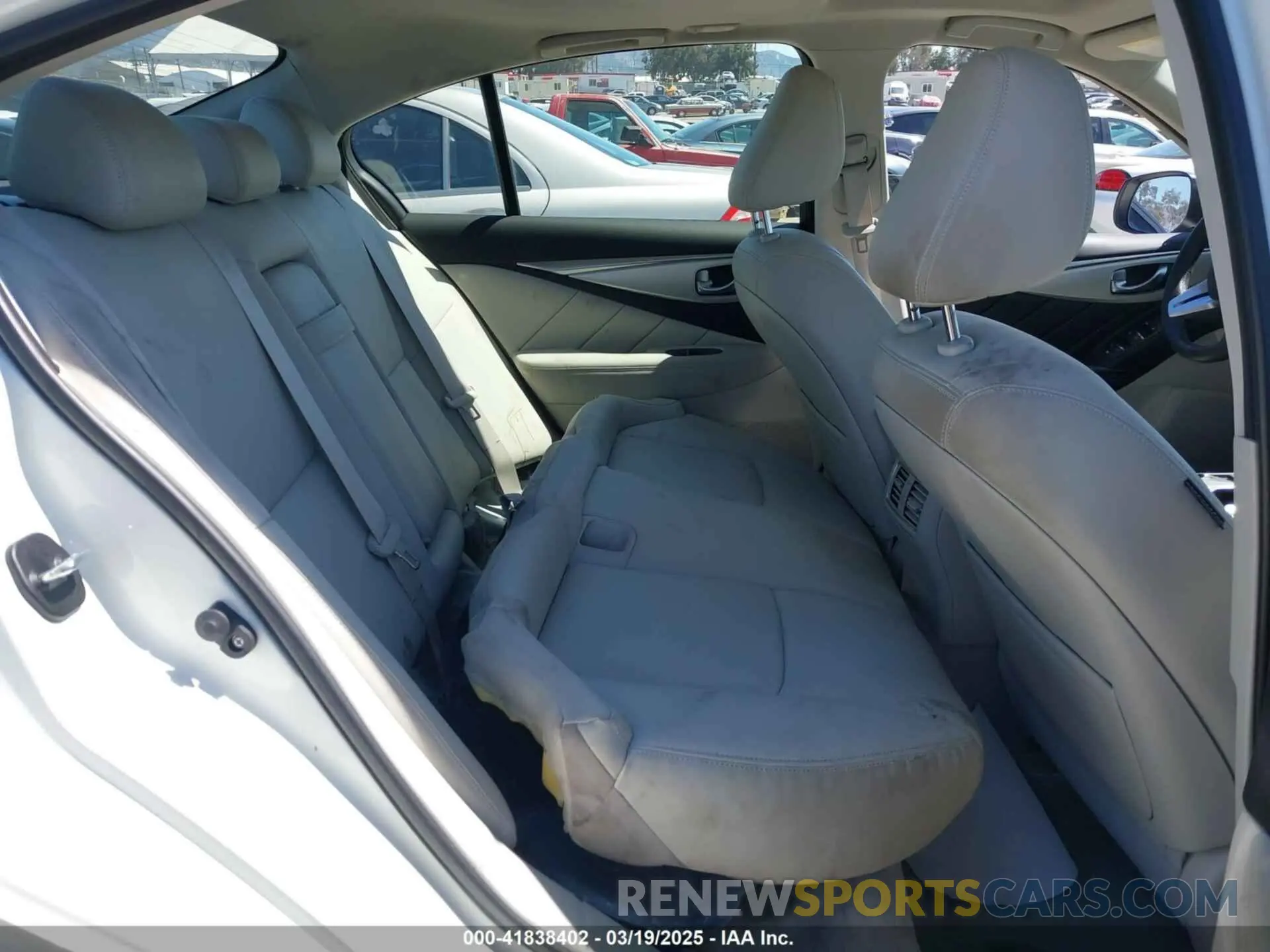 8 fotografías del automóvil dañado JN1EV7AP4KM540171 INFINITI Q50 2019