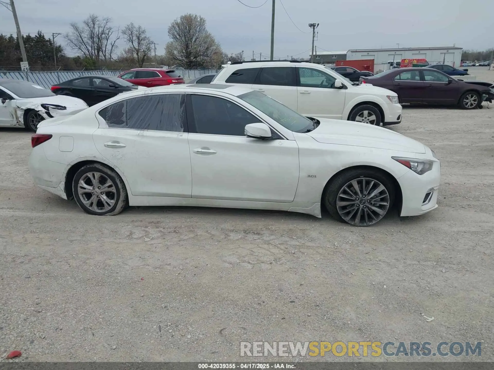 12 fotografías del automóvil dañado JN1EV7AP5KM512511 INFINITI Q50 2019