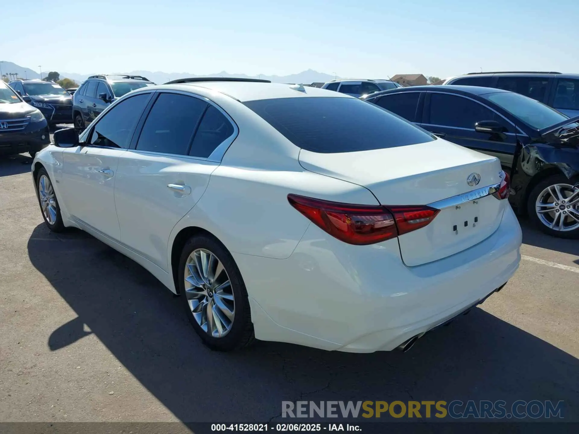 3 fotografías del automóvil dañado JN1EV7AP5KM514713 INFINITI Q50 2019
