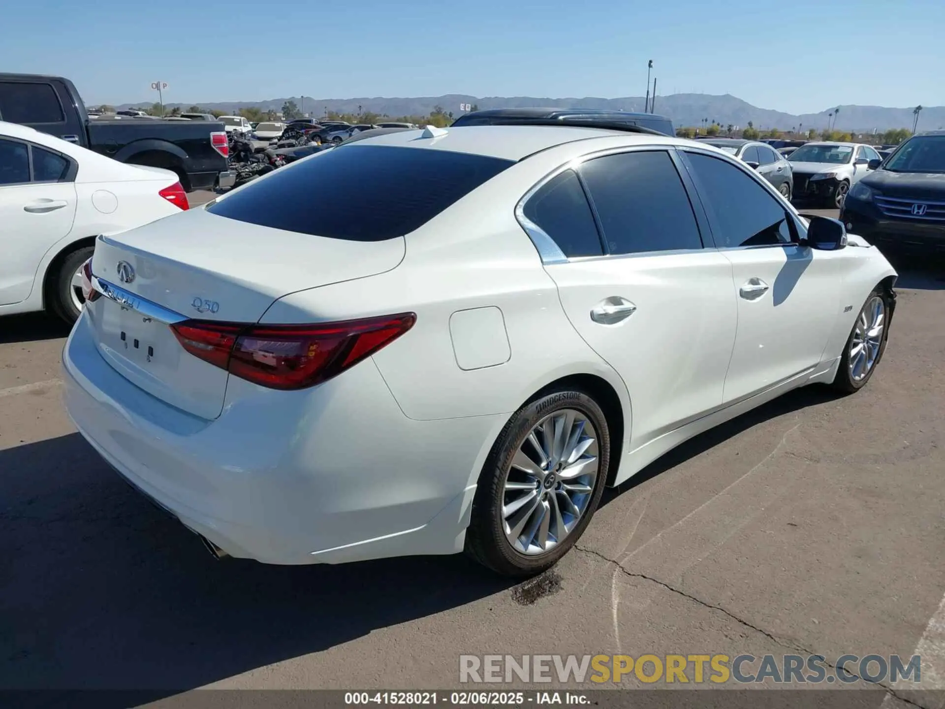 4 fotografías del automóvil dañado JN1EV7AP5KM514713 INFINITI Q50 2019